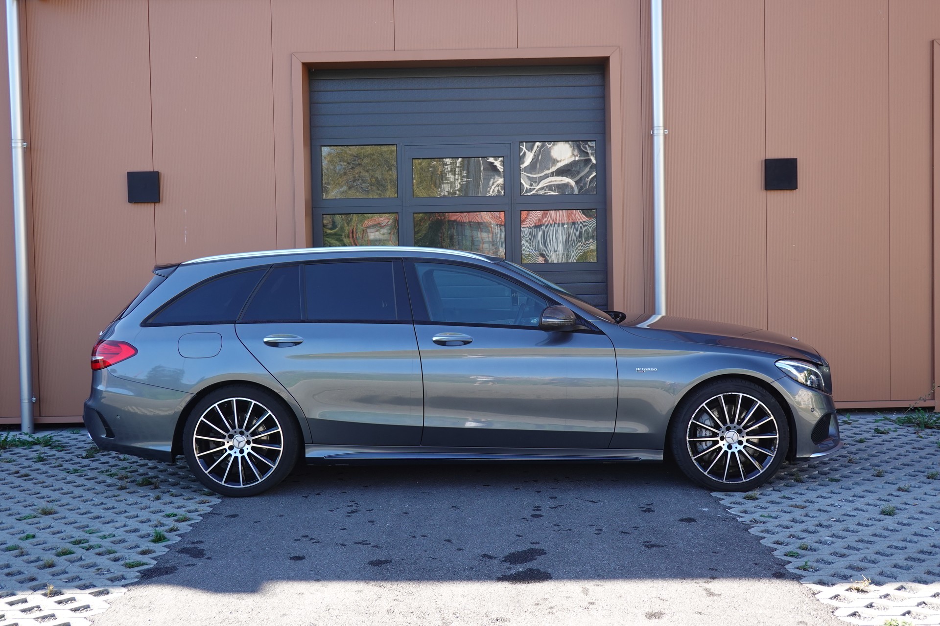 MERCEDES-BENZ C 43 AMG 4Matic - "Pack AMG * Sièges Electriques/Chauffant * Camera * GPS * Tempomat * intérieur carbone * Son Burmester"-showroom-element-3