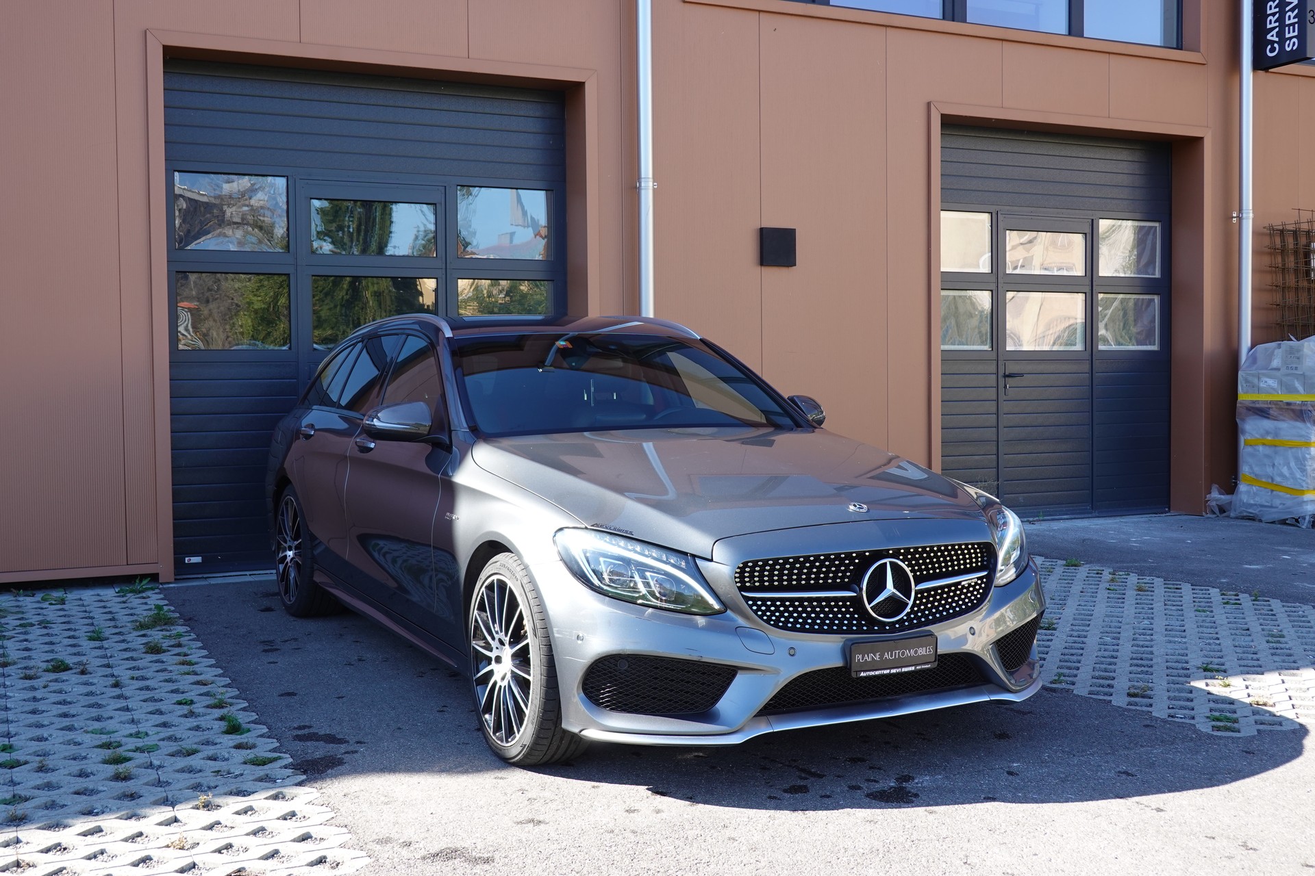 MERCEDES-BENZ C 43 AMG 4Matic - "Pack AMG * Sièges Electriques/Chauffant * Camera * GPS * Tempomat * intérieur carbone * Son Burmester"-showroom-element-2