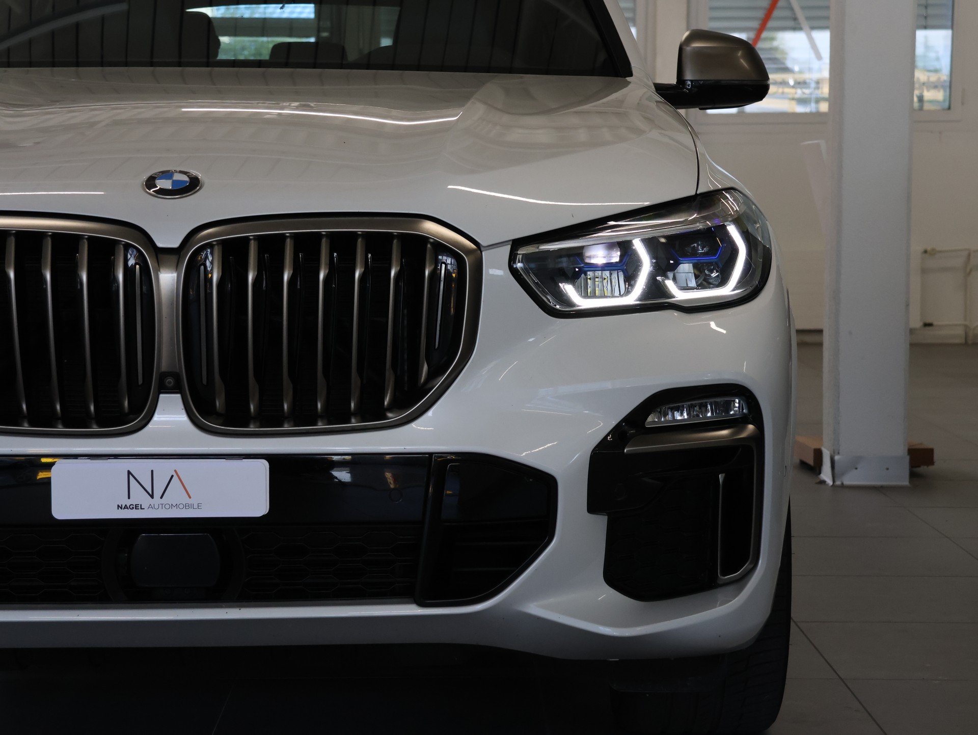 BMW X5 xDrive M50d Steptronic *STANDHEIZUNG*LASERLICHT*-showroom-element-3
