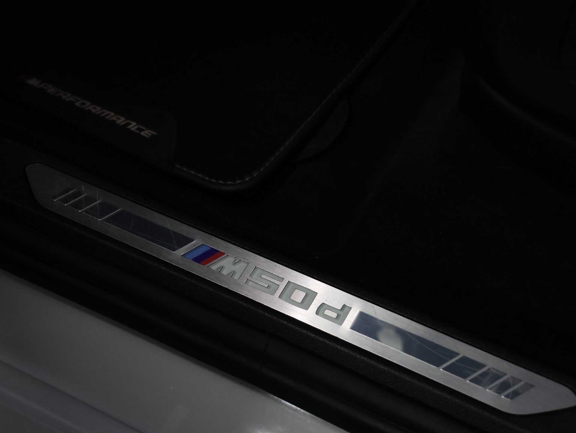 BMW X5 xDrive M50d Steptronic *STANDHEIZUNG*LASERLICHT*-image-12