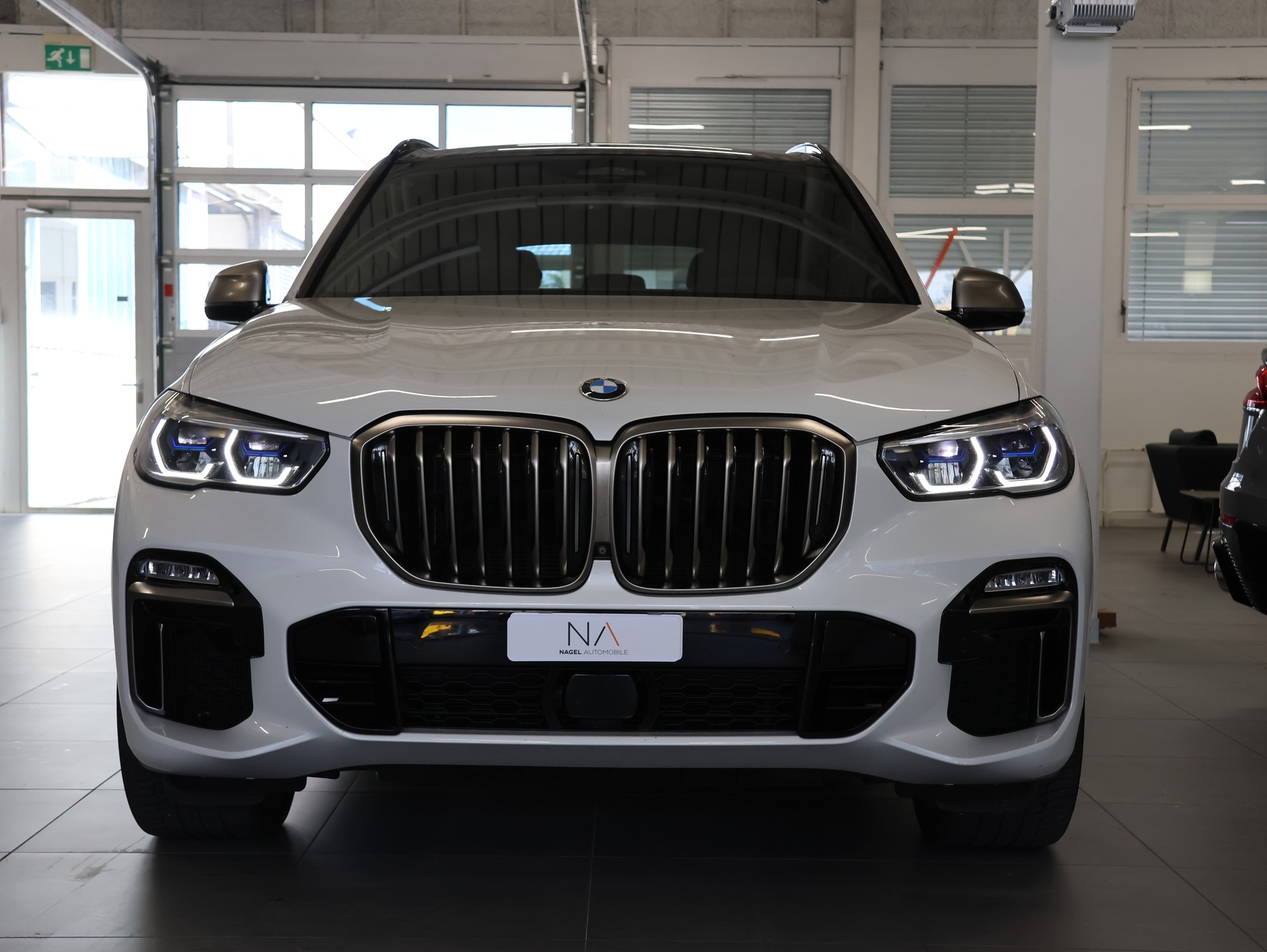 BMW X5 xDrive M50d Steptronic *STANDHEIZUNG*LASERLICHT*-showroom-element-2