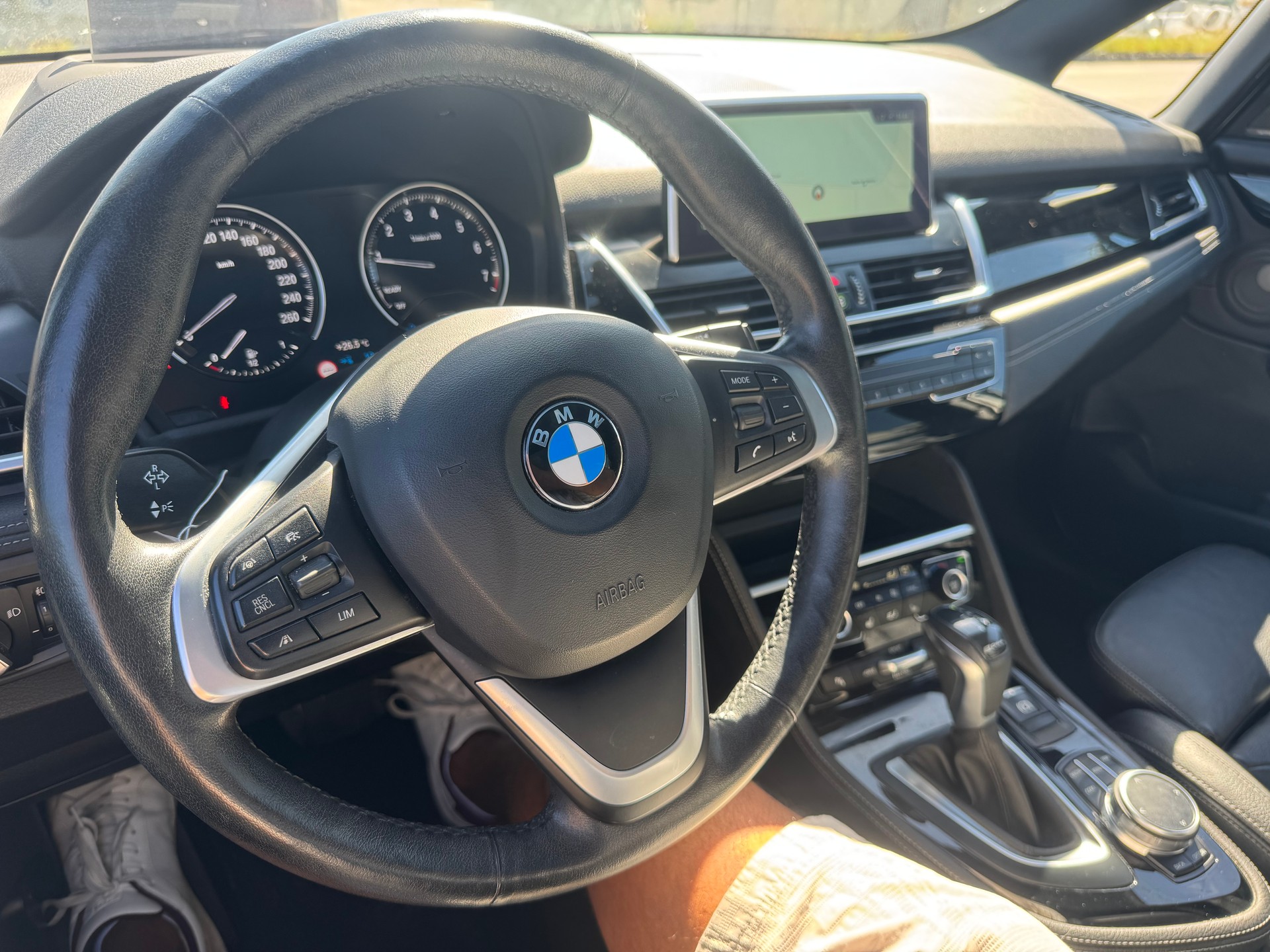 BMW 225xe iPerformance Active Tourer Steptronic Sport Line-image-24