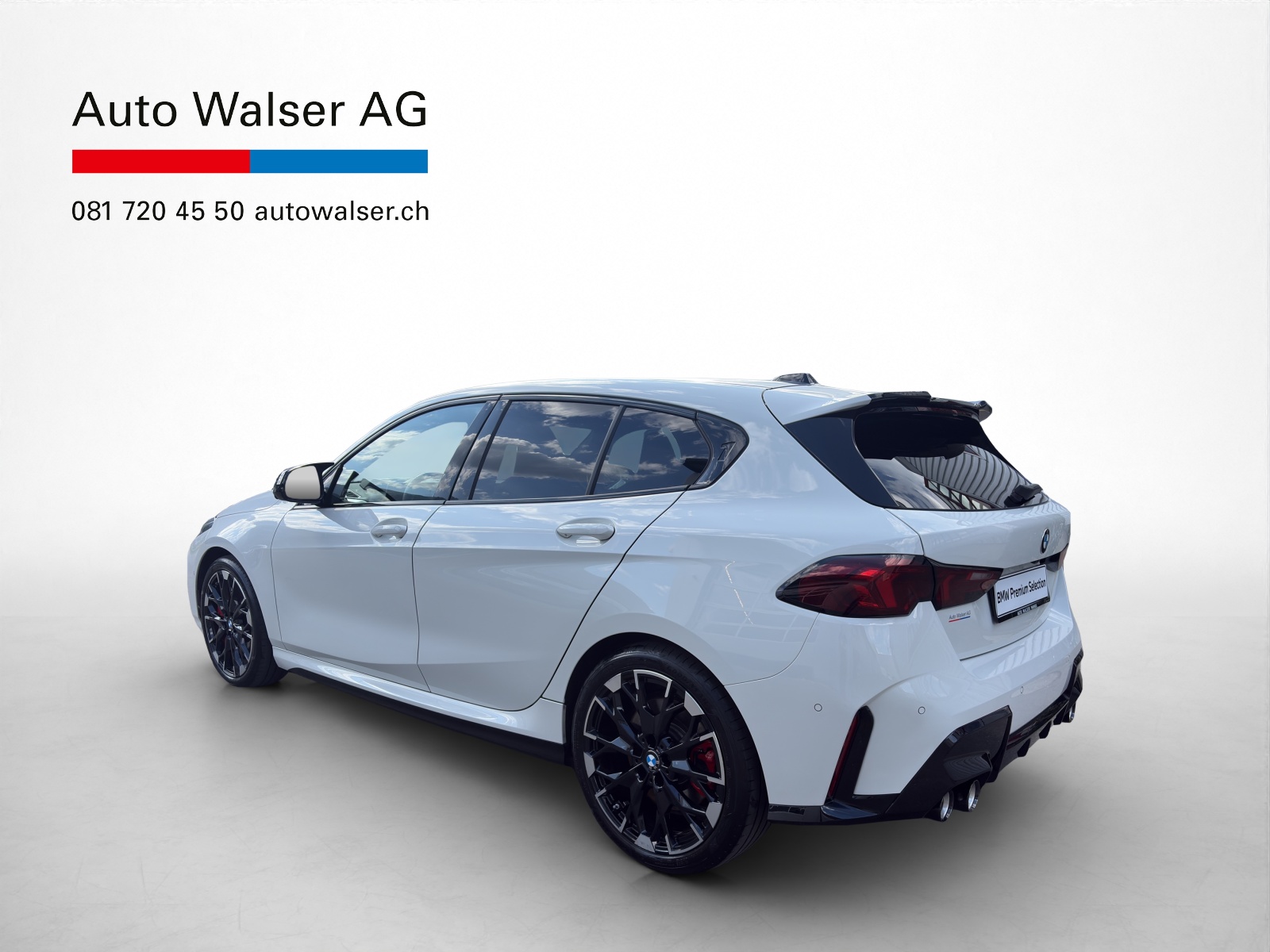 BMW M135i xDrive-showroom-element-2
