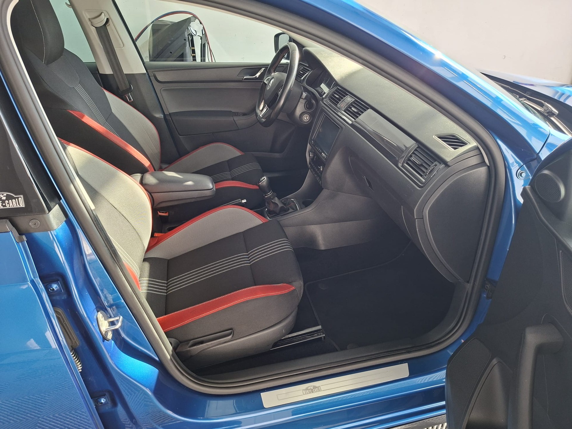 SKODA Rapid Spaceback 1.2 TSI Ambition-image-8