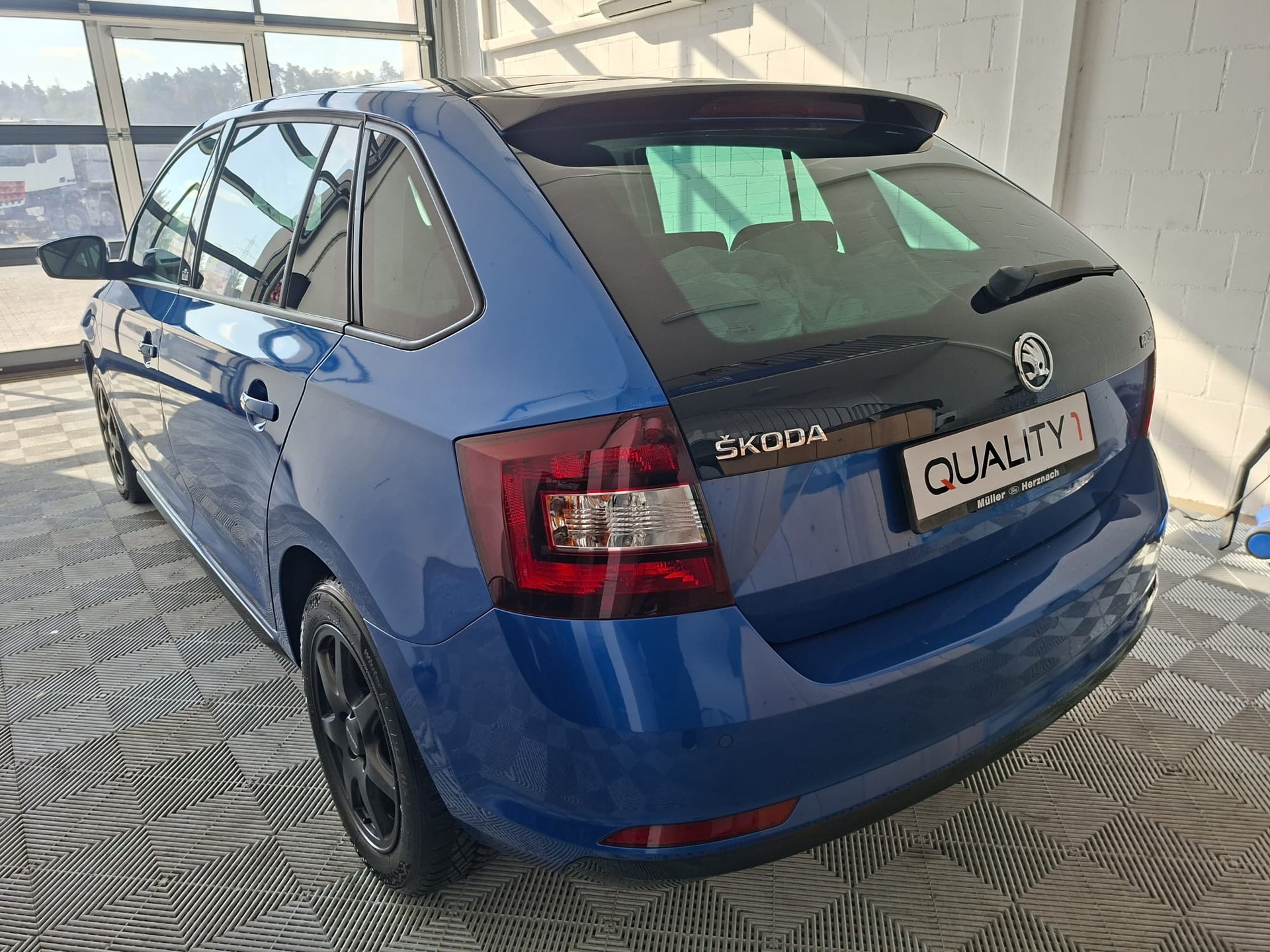 SKODA Rapid Spaceback 1.2 TSI Ambition-image-5