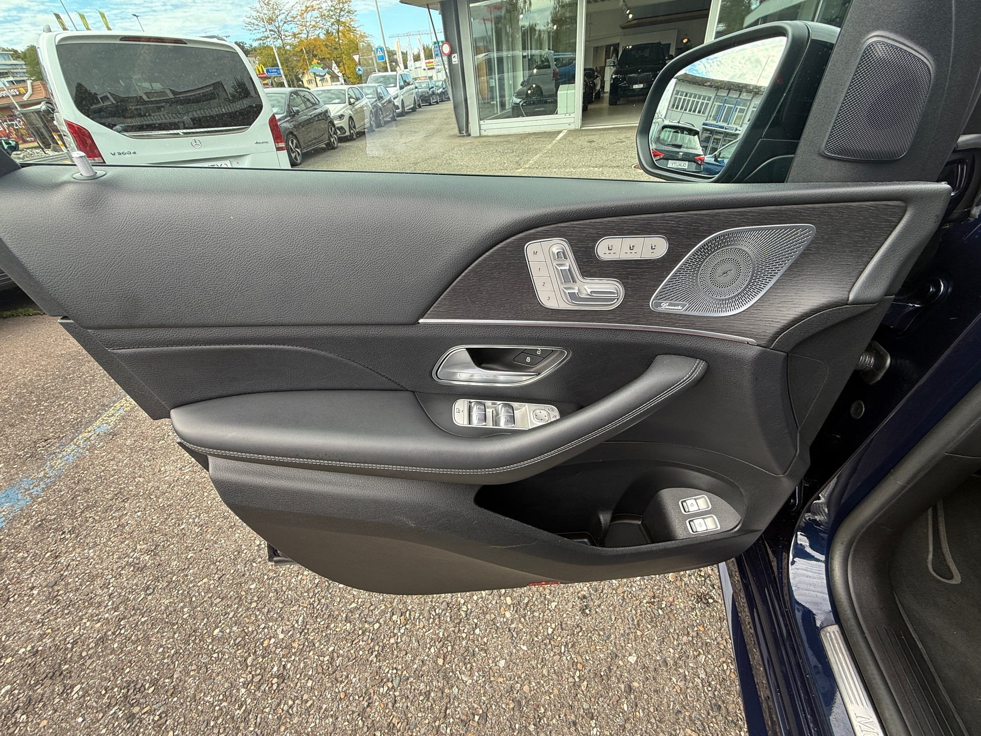 MERCEDES-BENZ GLE 400 d 4Matic AMG Line 9G-Tronic ***DISTANZREGLER & ANHÄNGERKUPPLUNG***-image-8