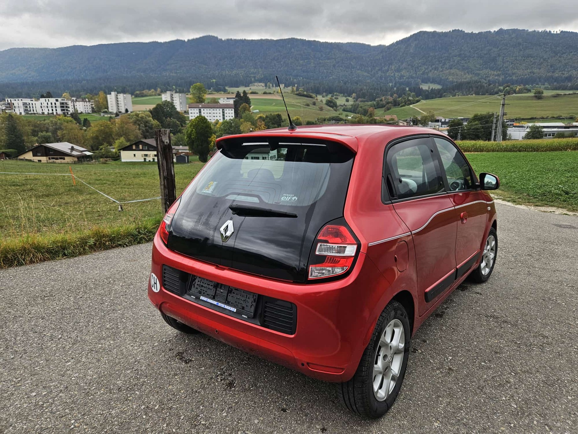 RENAULT Twingo 1.0 Intens-image-1