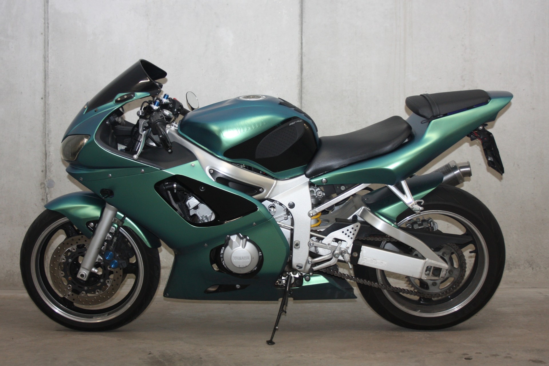 YAMAHA YZF-R6 (25kW)-image-3