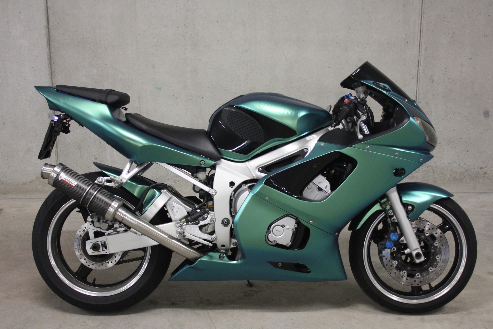 YAMAHA YZF-R6 (25kW)-image-1