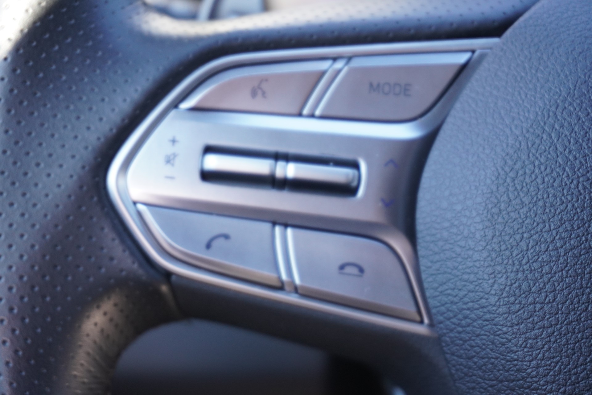 HYUNDAI Santa Fe 2.2 CRDI Vertex 4WD Automatic 7-PLÄTZER!!!-image-18