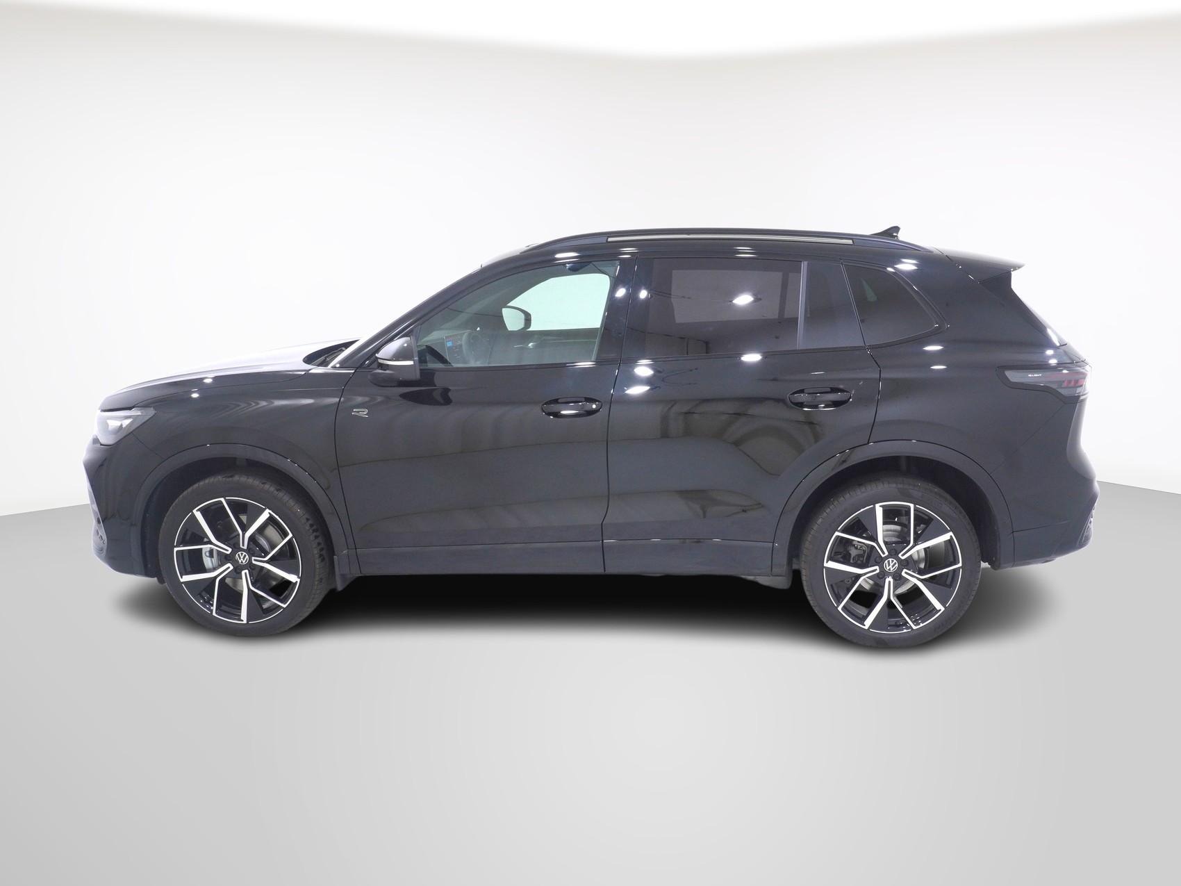 VW Tiguan 2.0 TSI R-Line 4motion-showroom-element-1