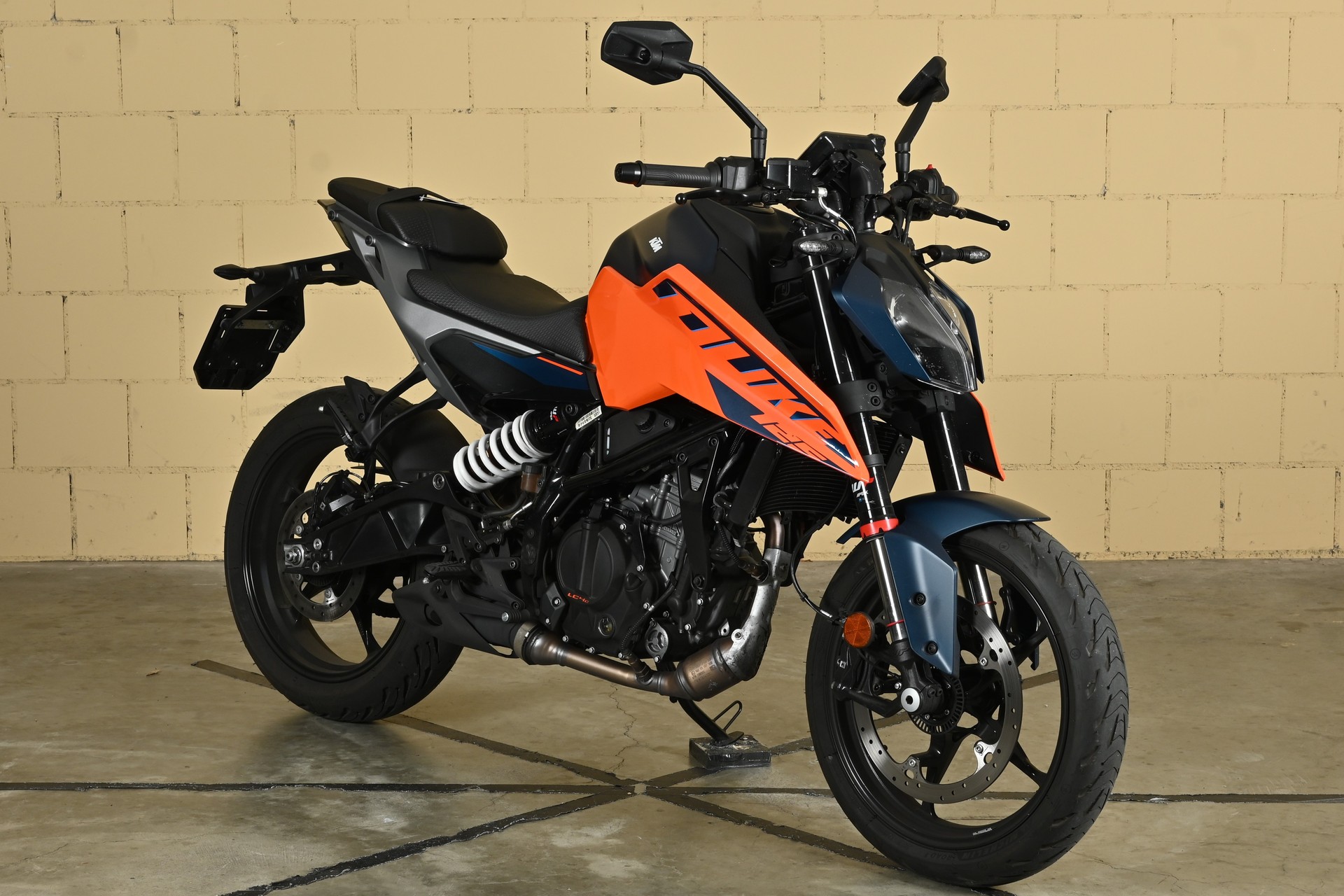 KTM 125 Duke-image-1