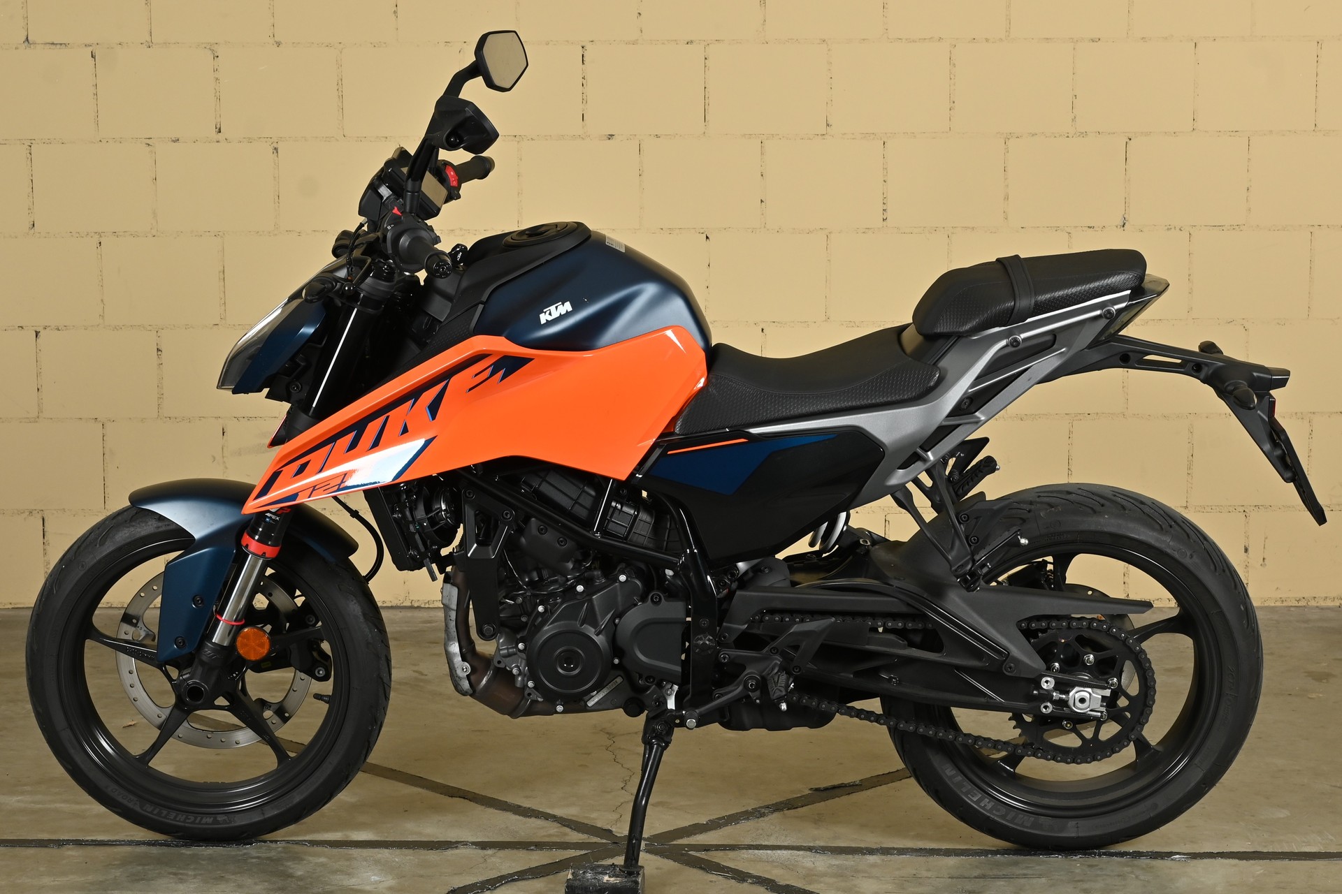 KTM 125 Duke-image-10