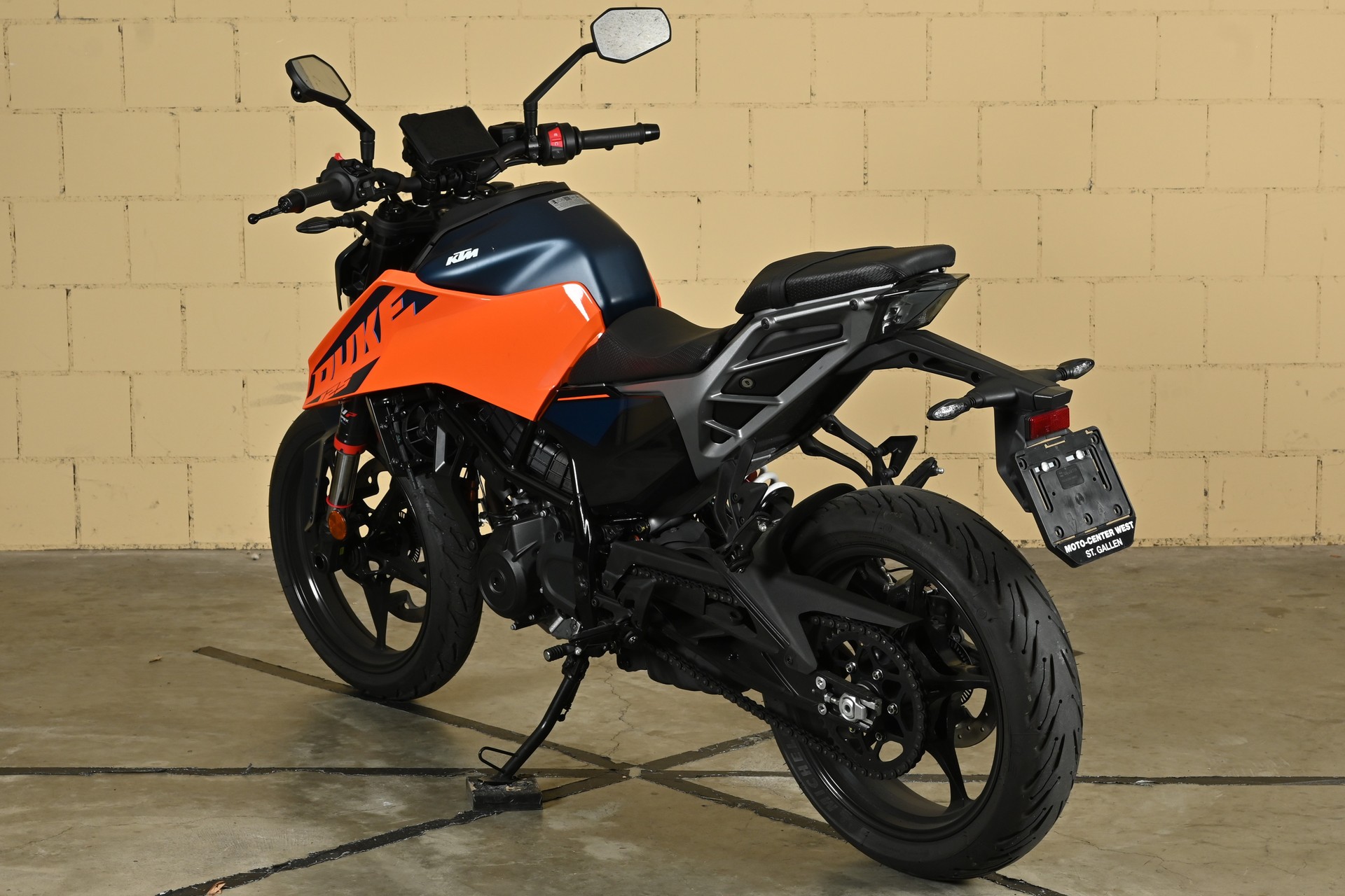 KTM 125 Duke-image-11