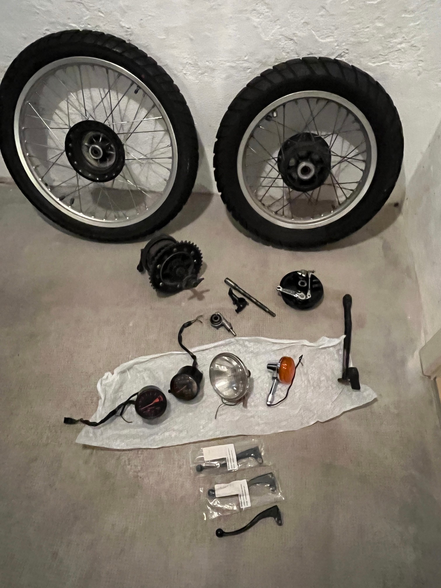 HONDA XL 500 R-image-8