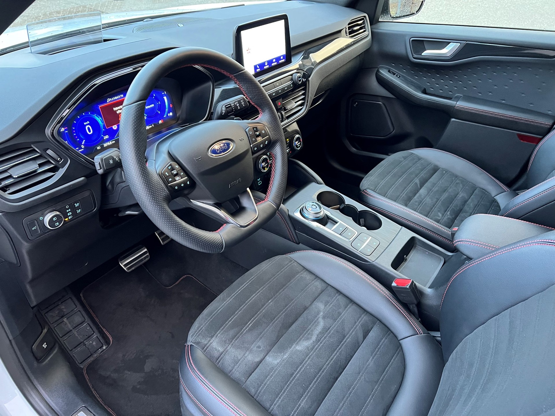 FORD Kuga 2.0 TDCi EcoBlue ST-Line X 4WD-image-7