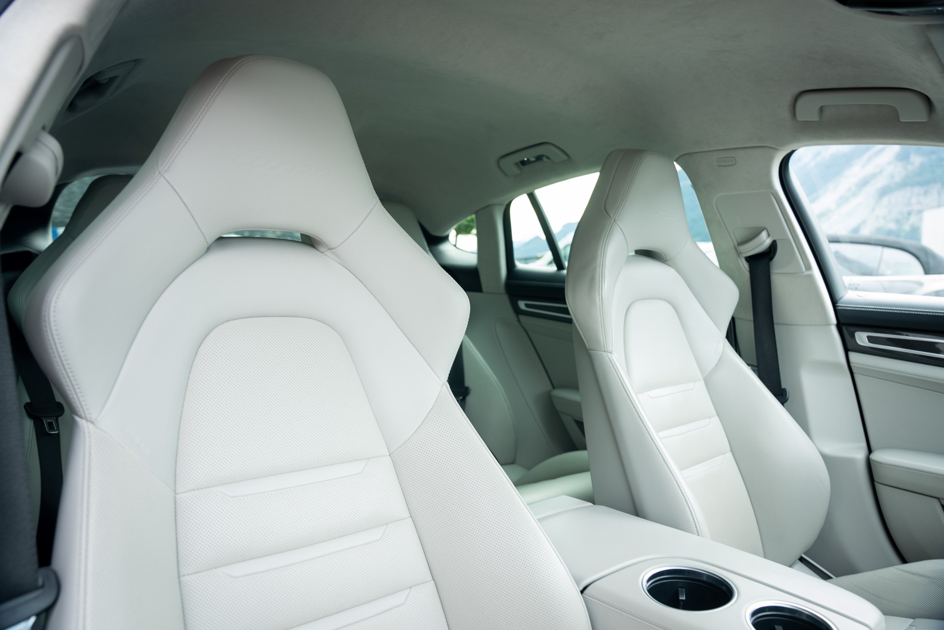 PORSCHE Panamera Turbo PDK-image-15