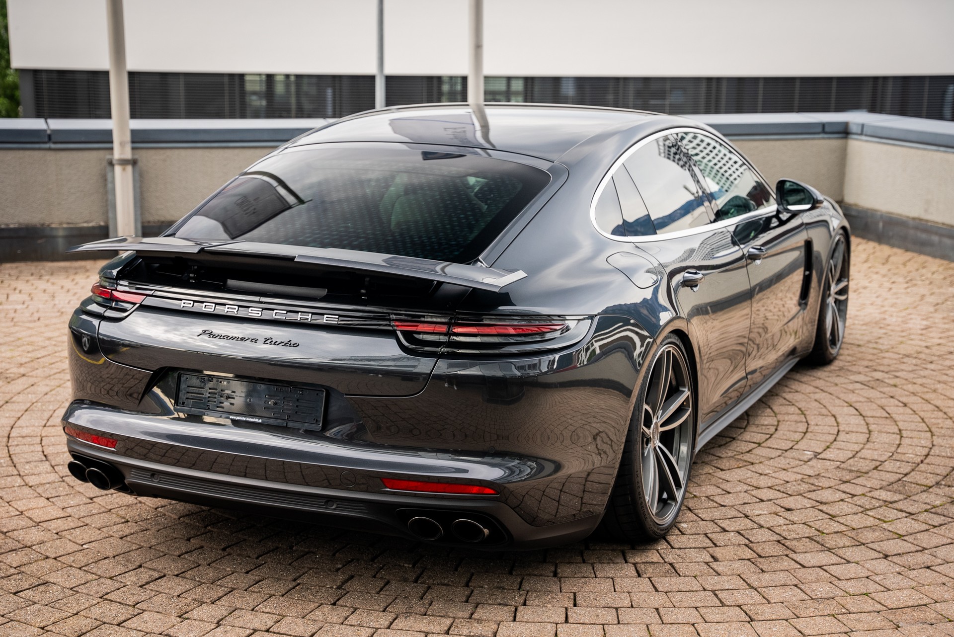 PORSCHE Panamera Turbo PDK-image-2
