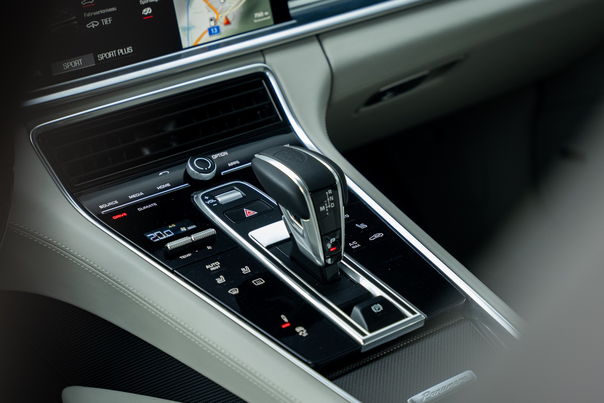 PORSCHE Panamera Turbo PDK-image-12