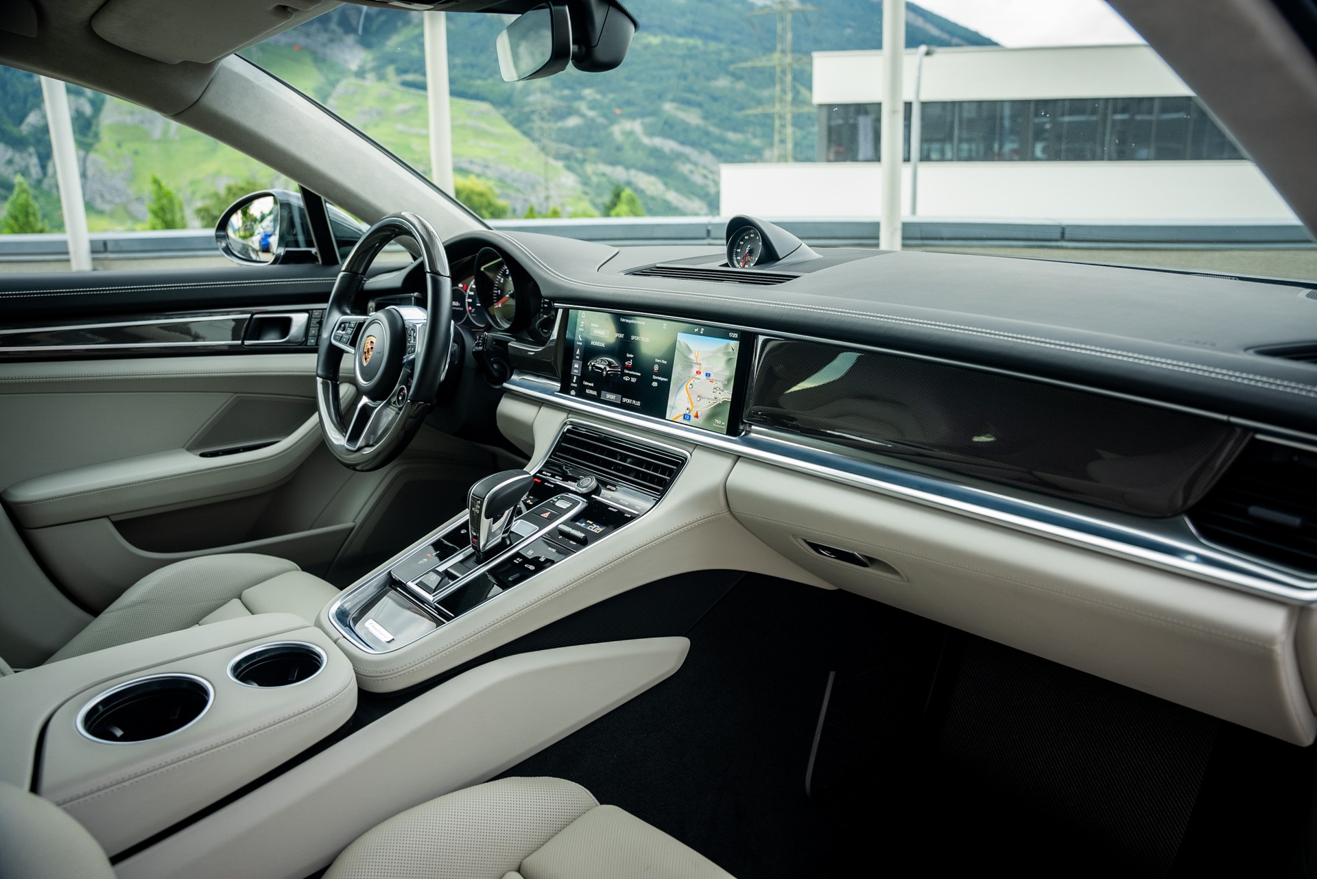 PORSCHE Panamera Turbo PDK-image-9