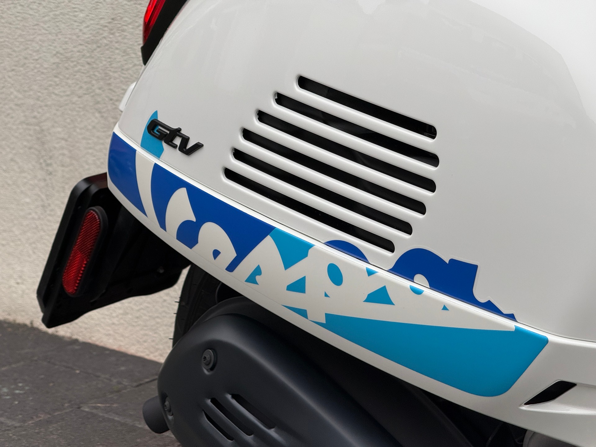 PIAGGIO Vespa GTV 300 "140th"-image-9