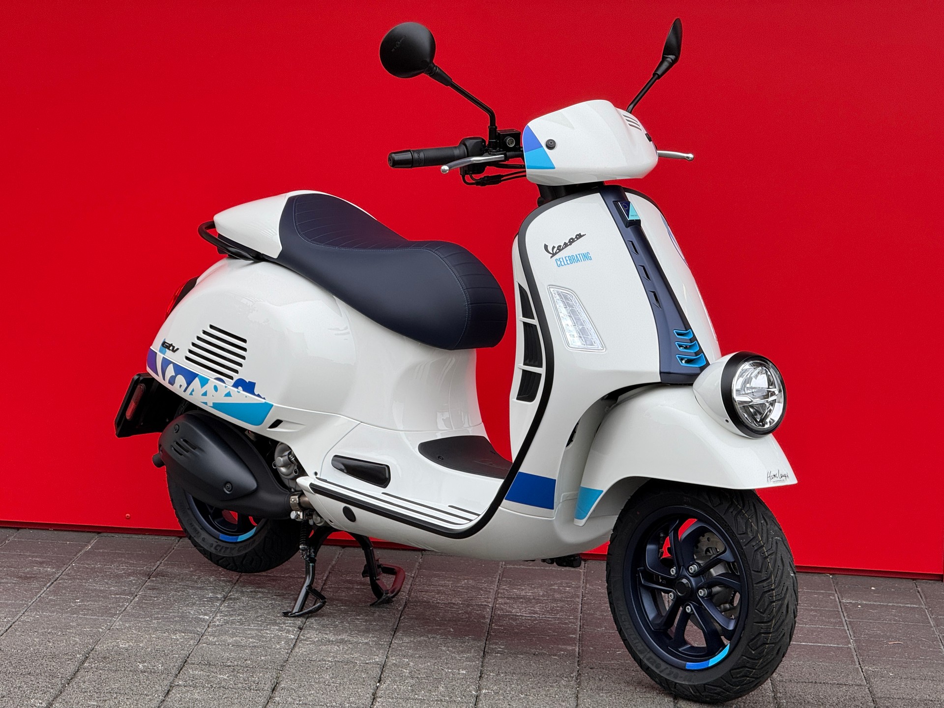 PIAGGIO Vespa GTV 300 "140th"-image-2