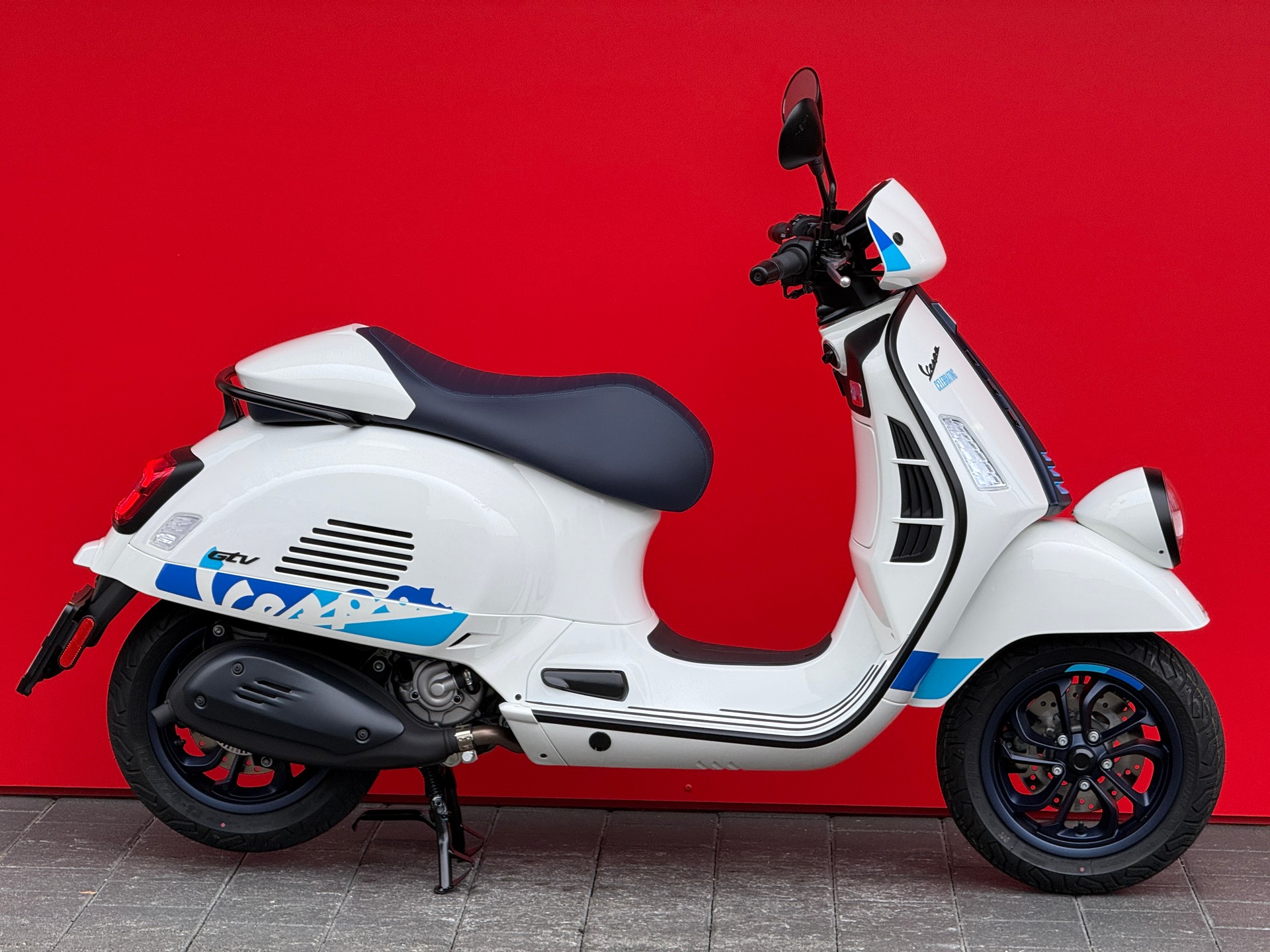 PIAGGIO Vespa GTV 300 "140th"-image-1