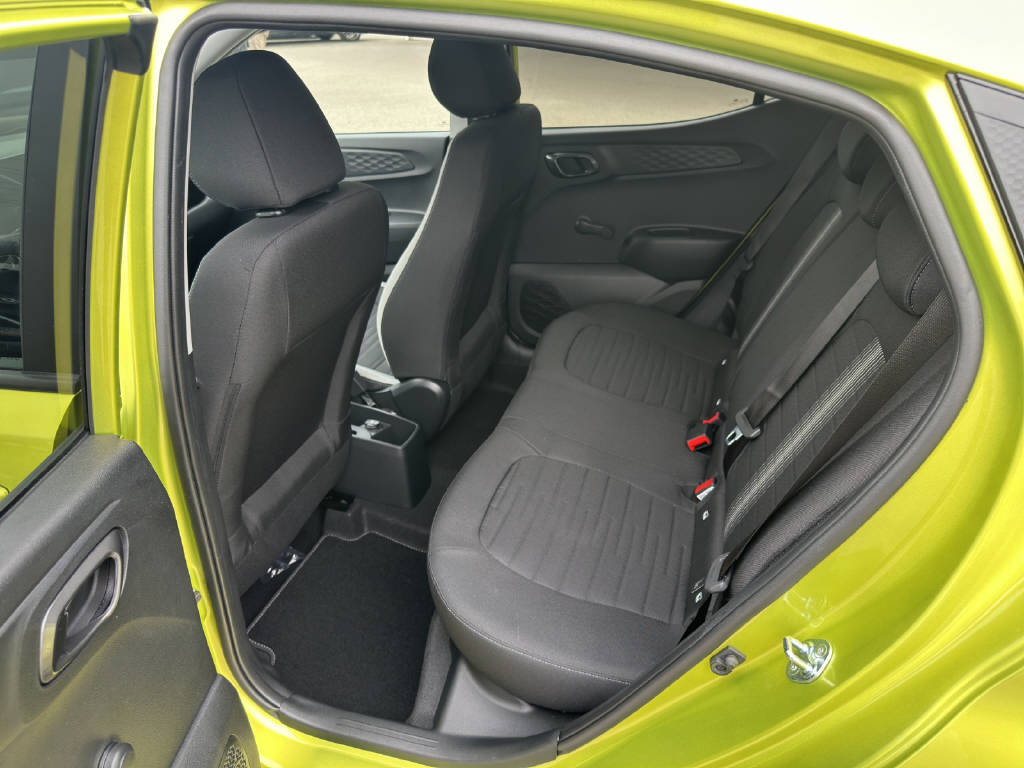 HYUNDAI i10 1.2 Amplia-image-8