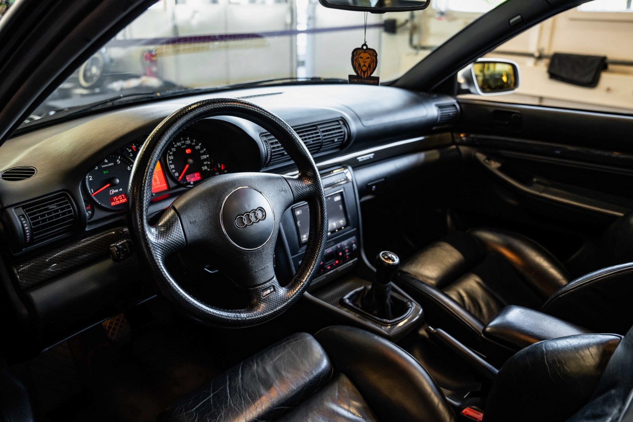 AUDI RS4 B5 Avant quattro-image-11