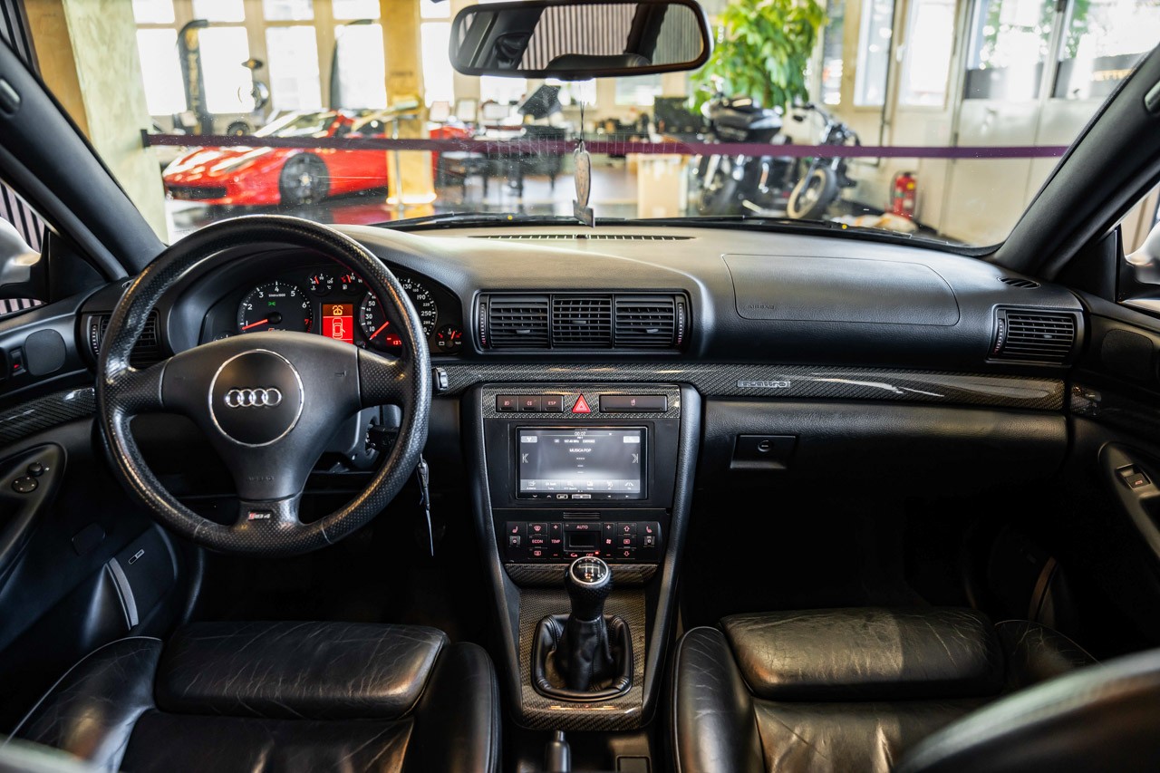 AUDI RS4 B5 Avant quattro-image-10
