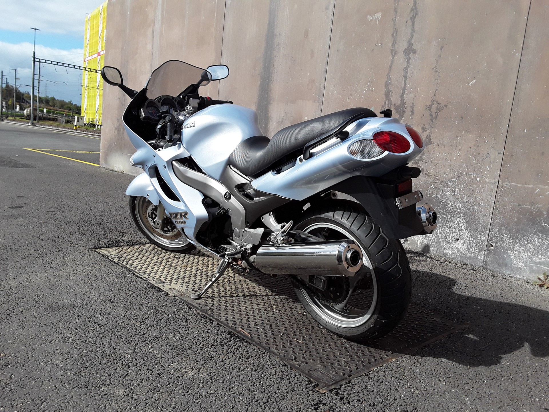 KAWASAKI ZZ-R 1200-image-6