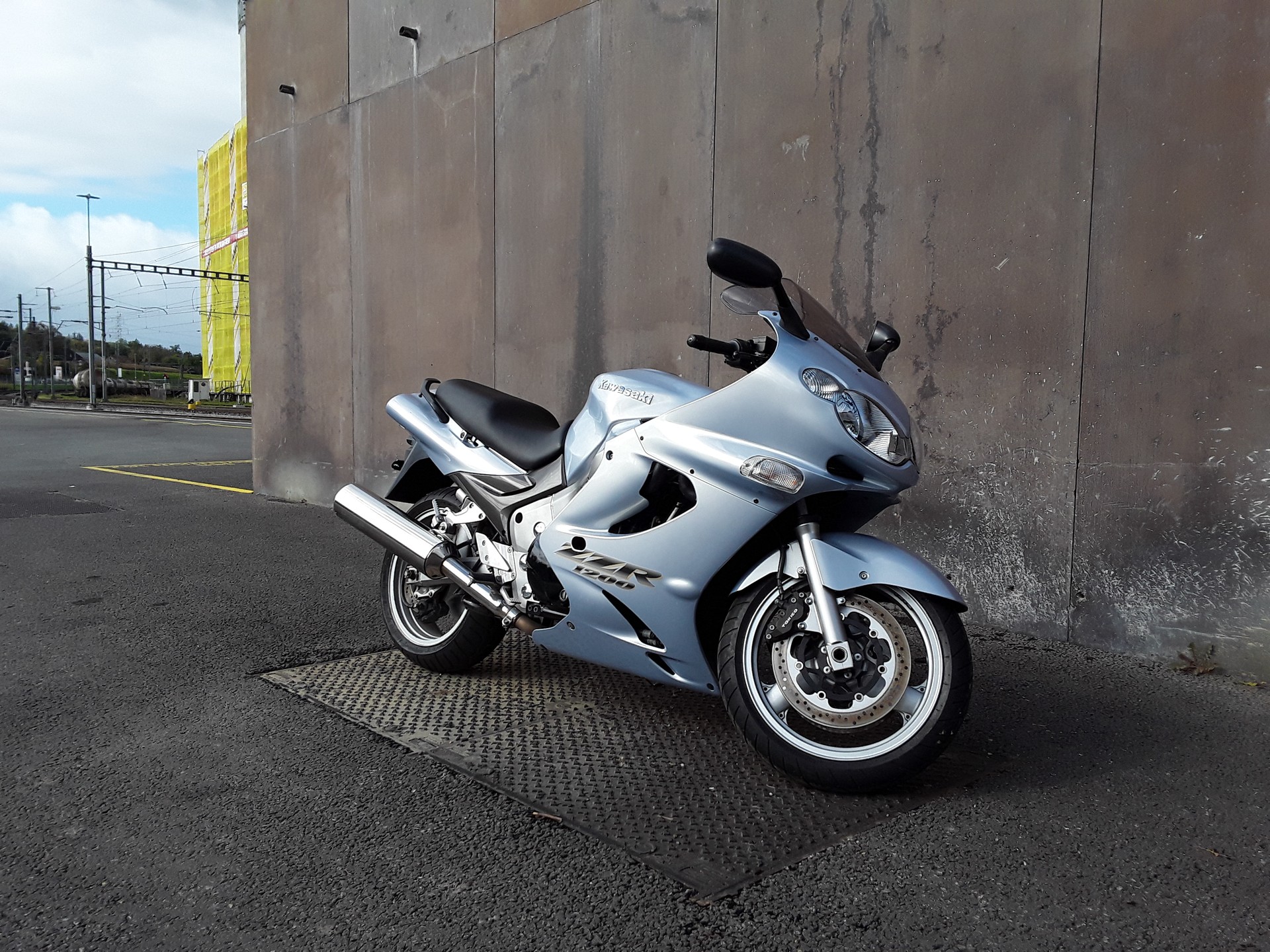 KAWASAKI ZZ-R 1200-image-2