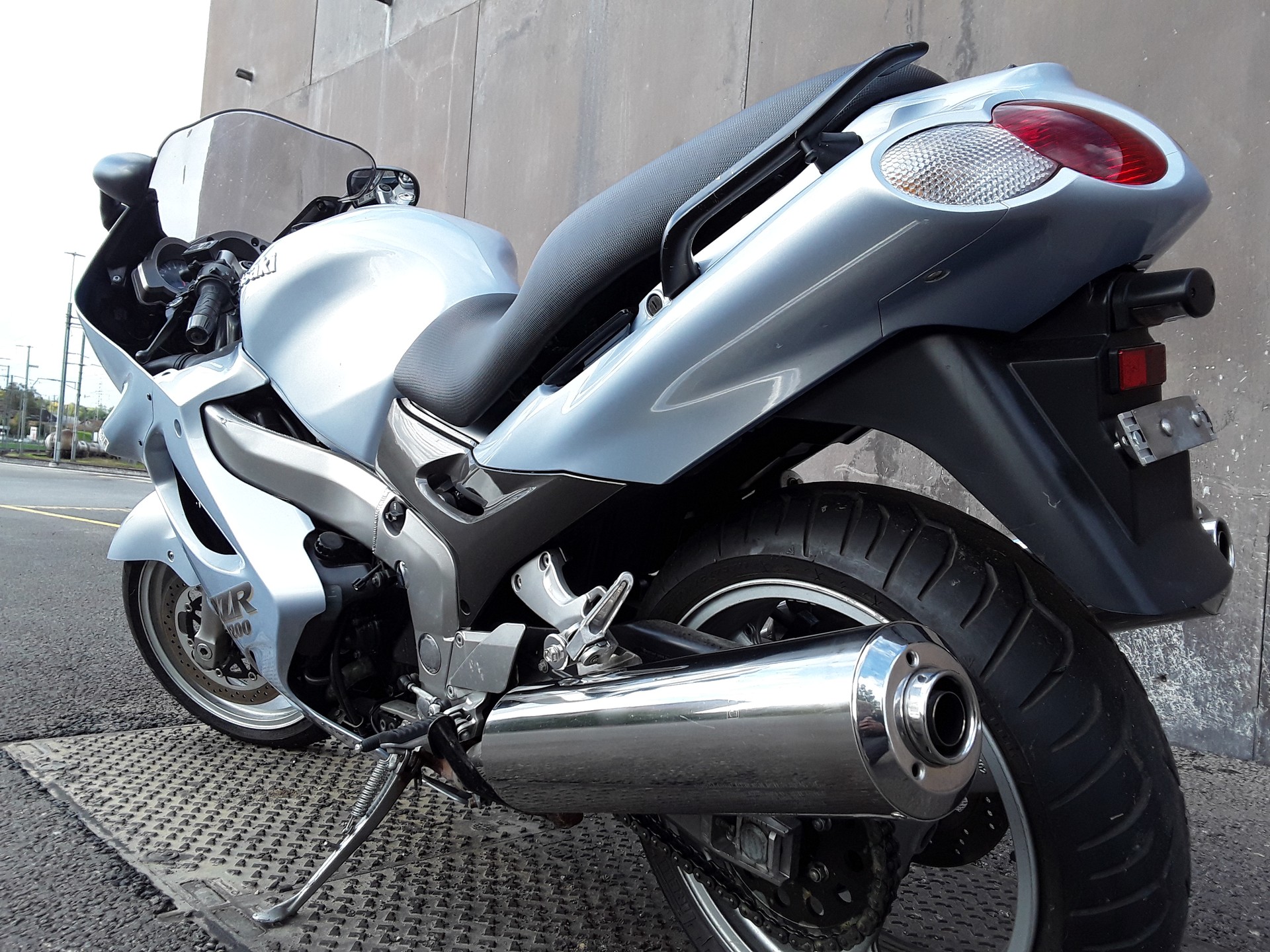KAWASAKI ZZ-R 1200-image-7