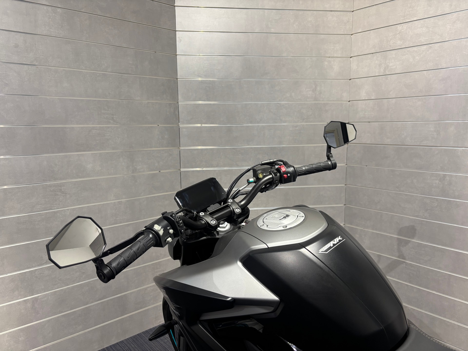 CF MOTO 125NK-image-12