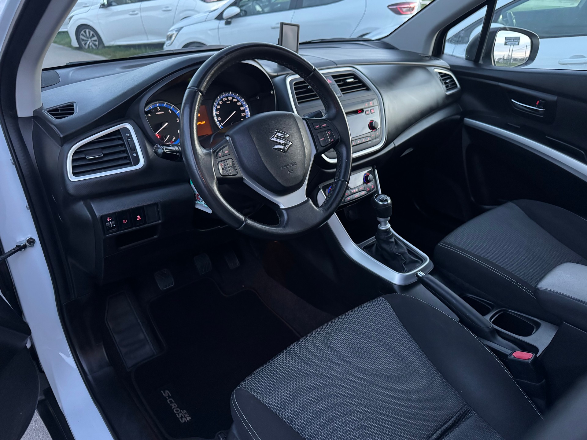 SUZUKI SX4 S-GROSS 1.6 TD PizSulai Top-image-6