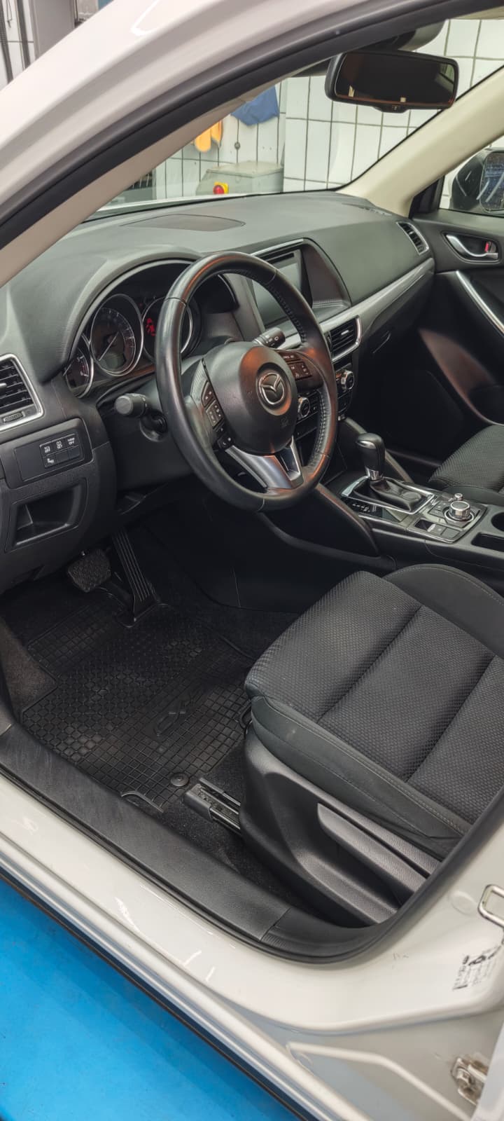 MAZDA CX-5 2.2 D Ambition AWD Automatic-image-3