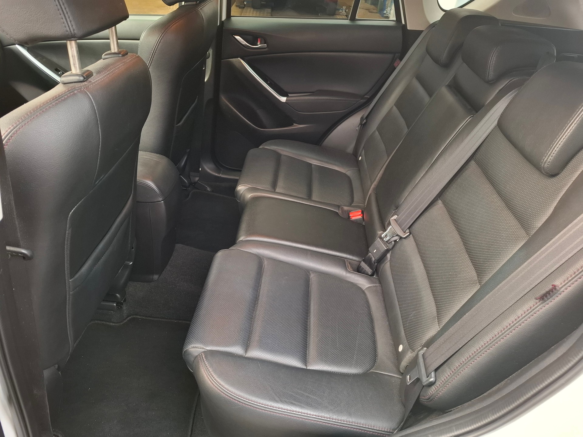 MAZDA CX-5 2.2 D HP Revolution AWD Automatic-image-3