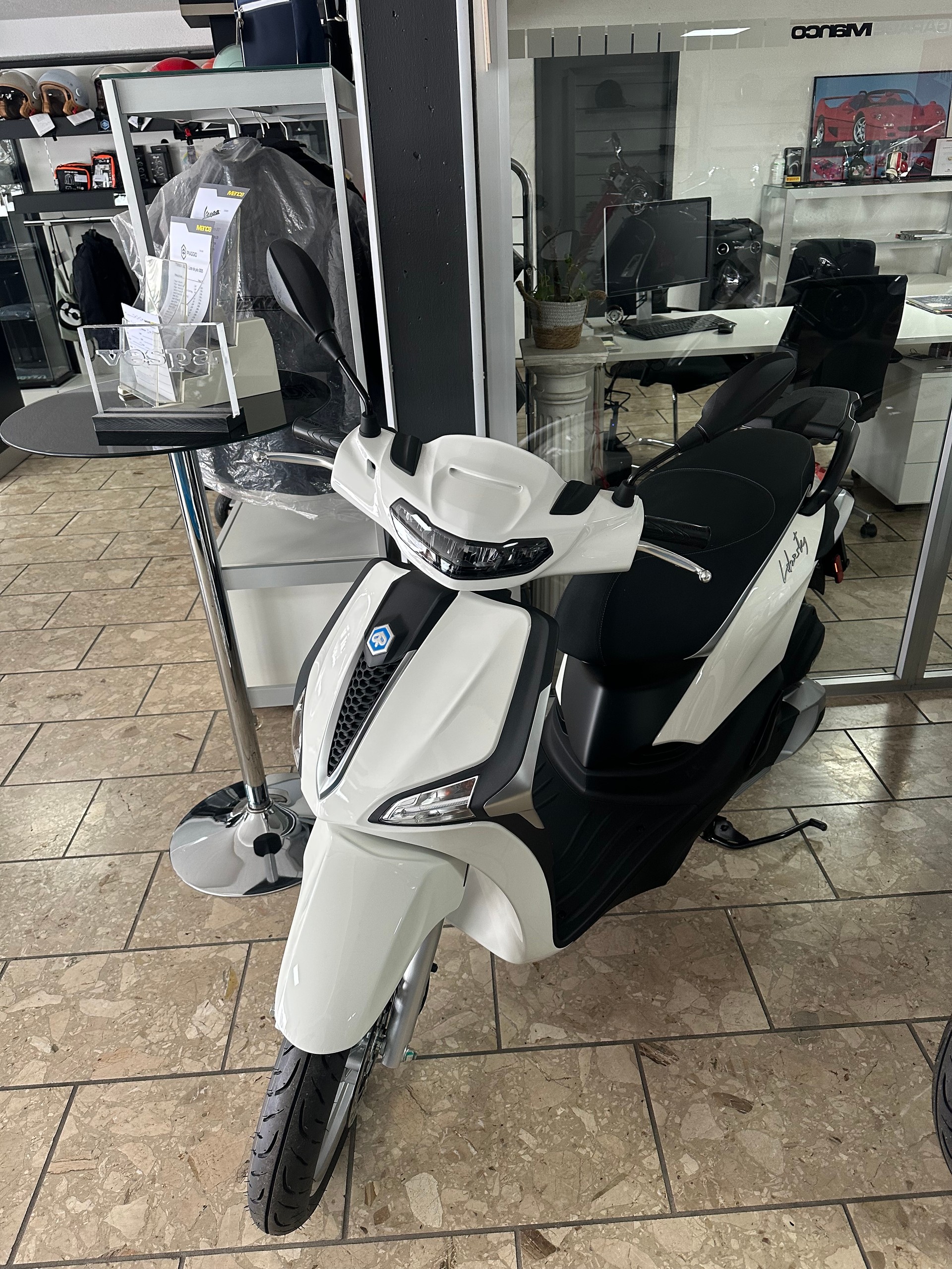 PIAGGIO Liberty 125 E5+-image-1