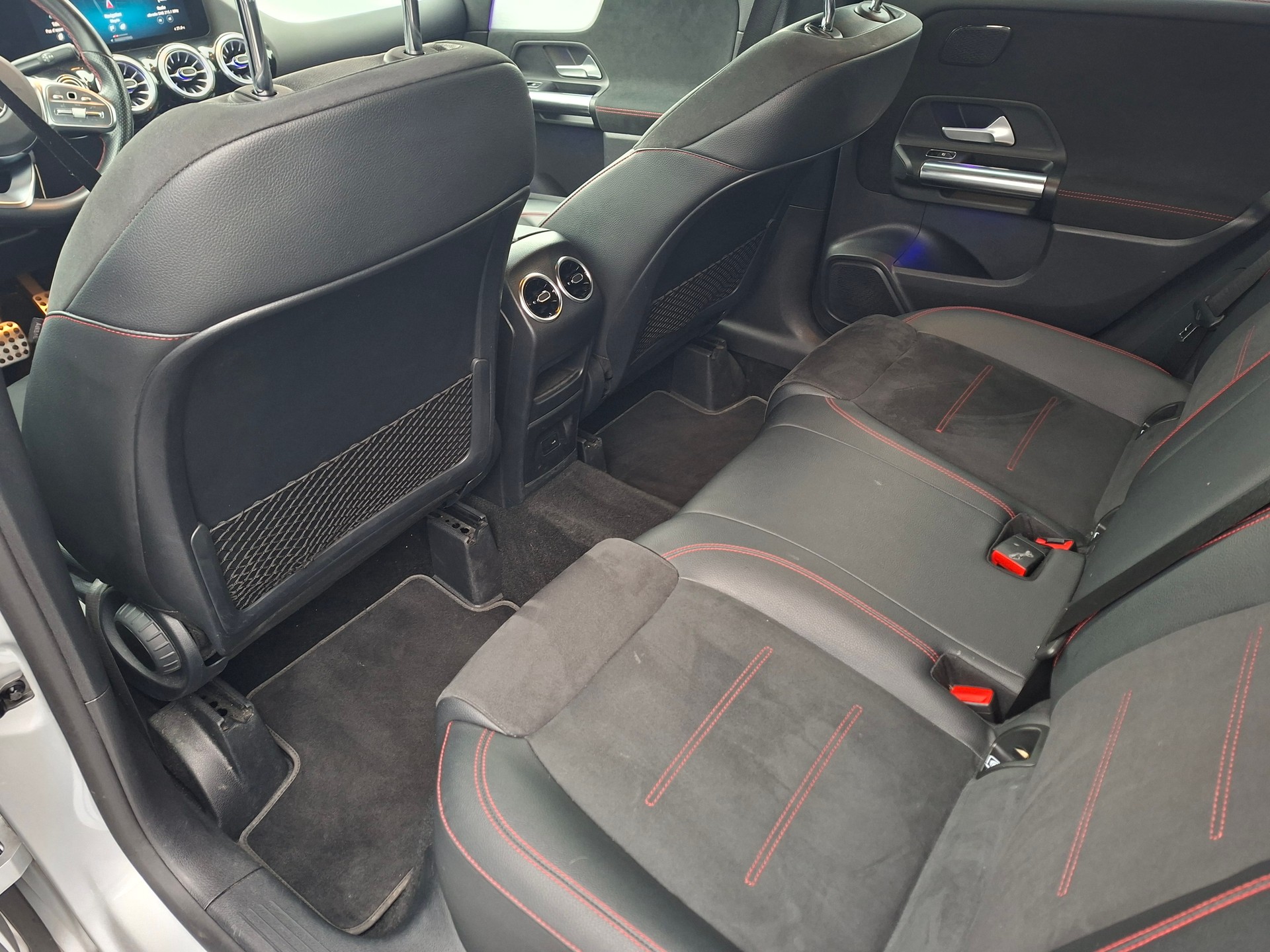 MERCEDES-BENZ B 200 d Night Star 8G-DCT-image-10