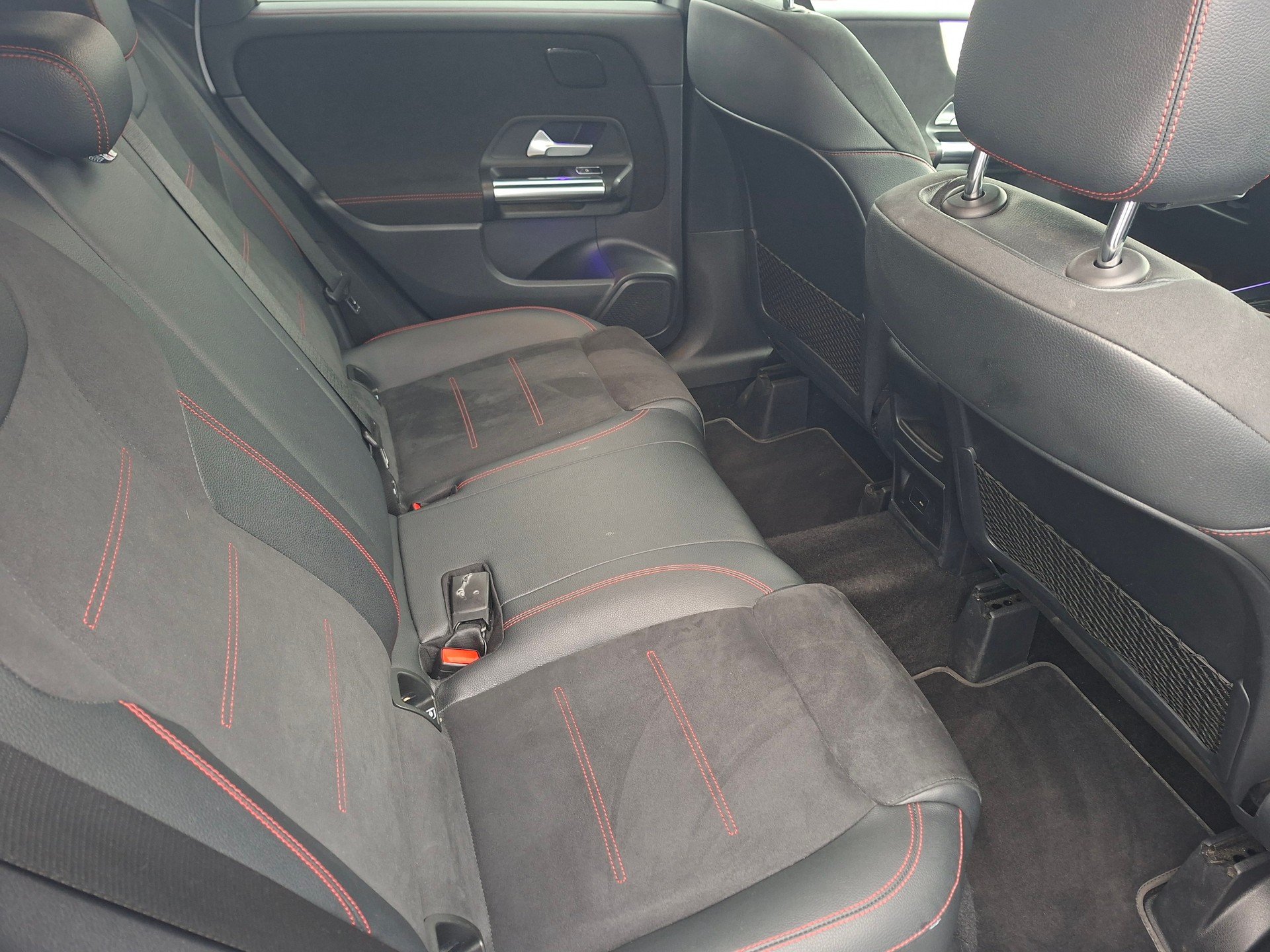 MERCEDES-BENZ B 200 d Night Star 8G-DCT-image-9
