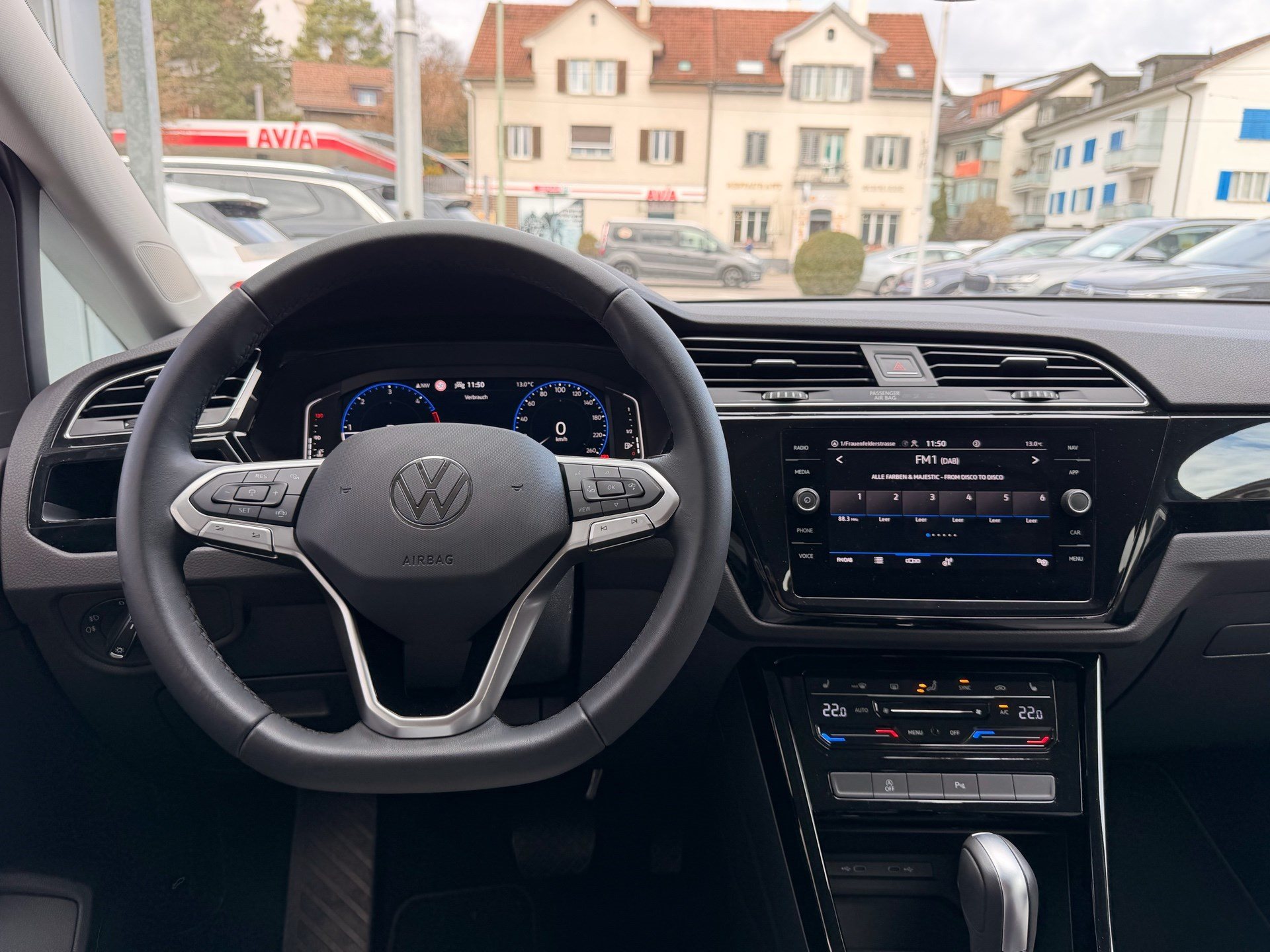 VW Touran 2.0 TDI 150PS DSG HIGHLINE *** TOP AUSSTATTUNG ***-image-8