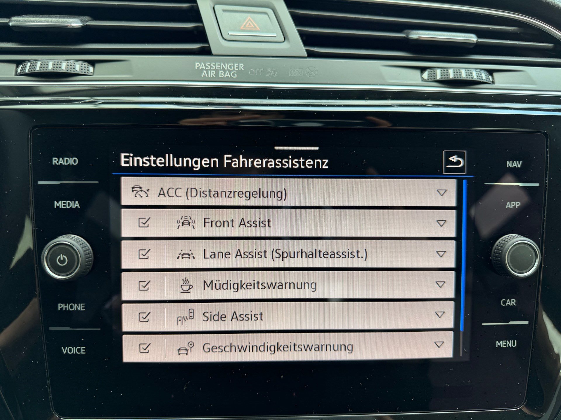 VW Touran 2.0 TDI 150PS DSG HIGHLINE *** TOP AUSSTATTUNG ***-image-14