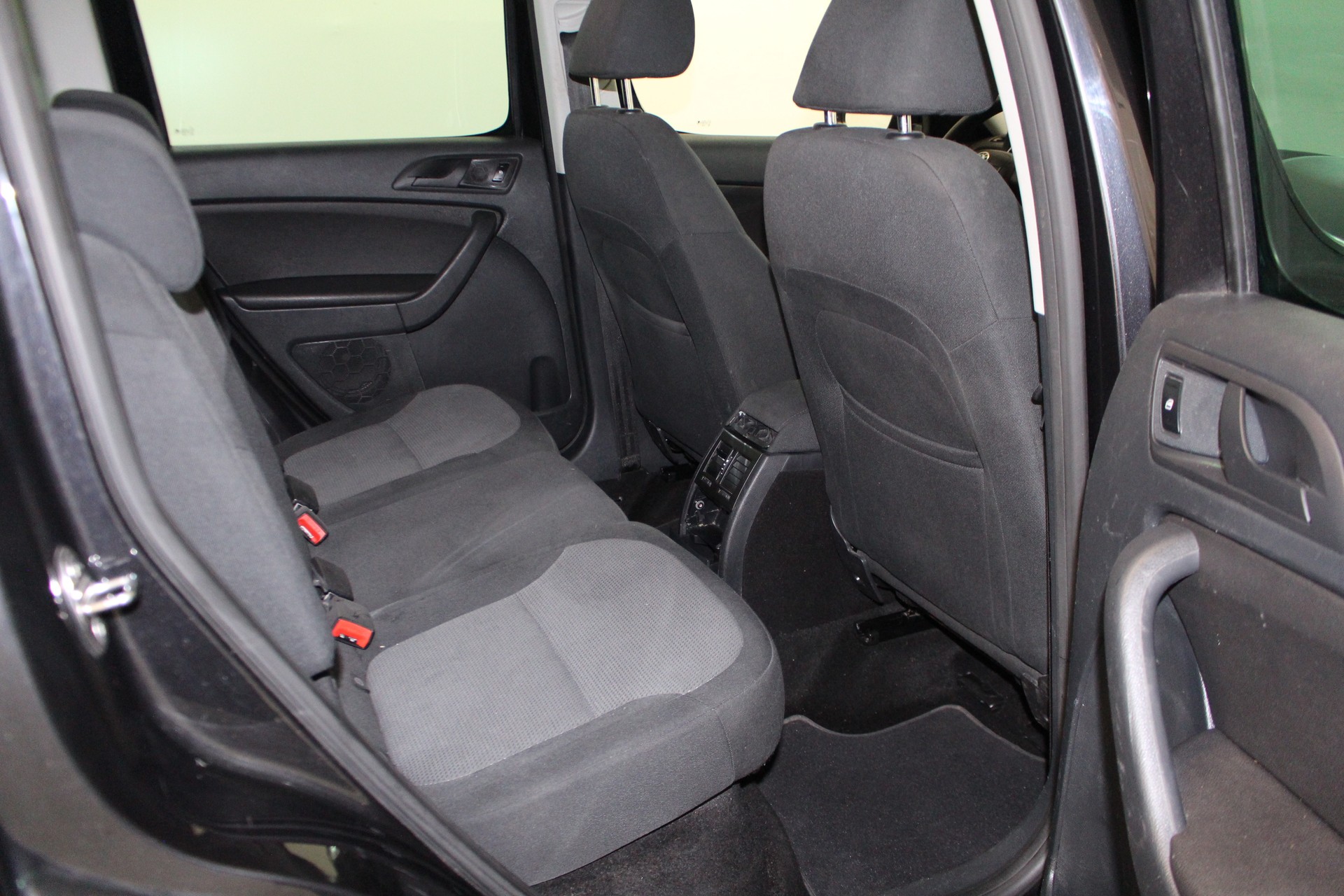 SKODA Yeti 1.8 TSI Active 4x4-image-9