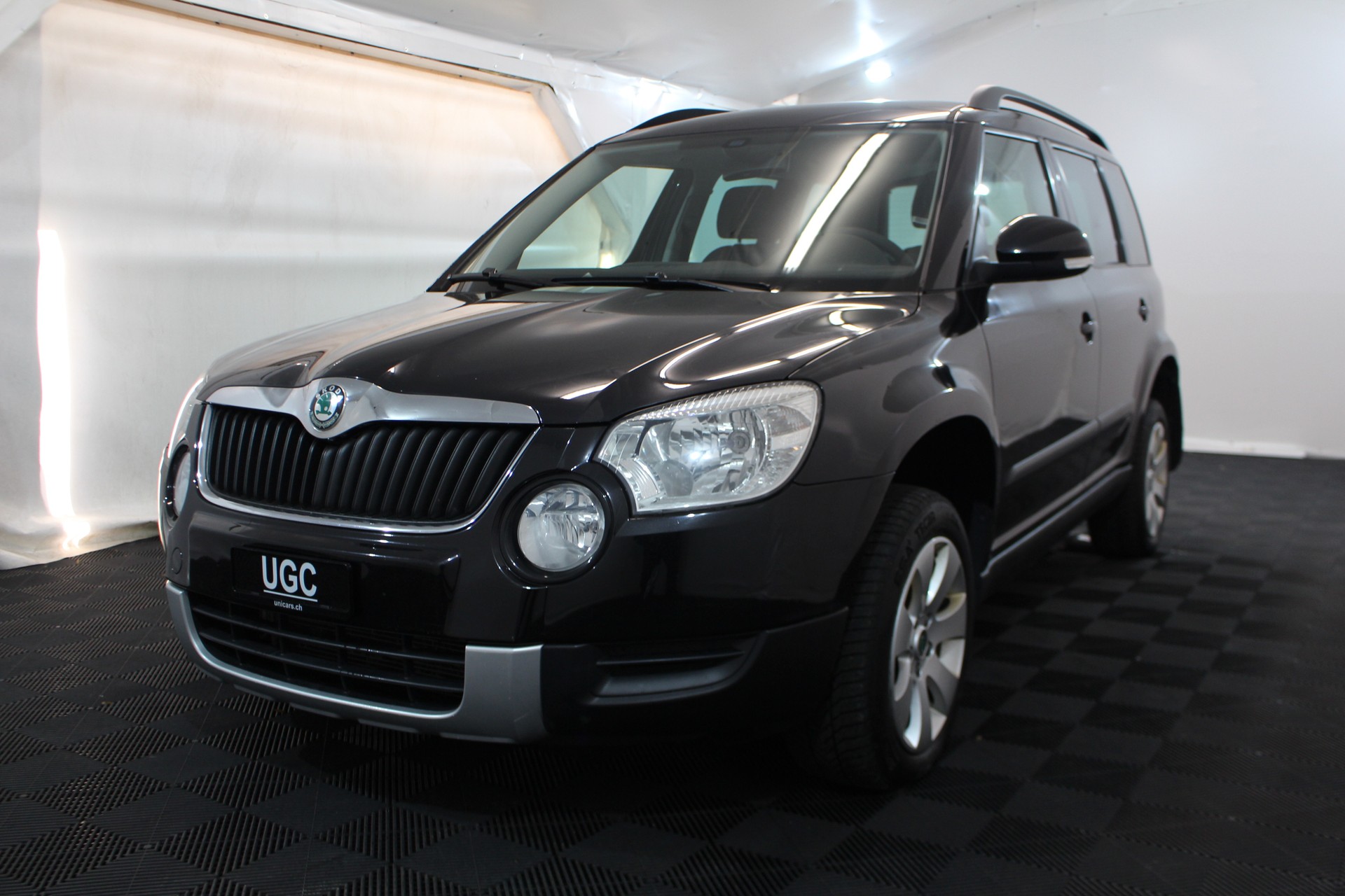 SKODA Yeti 1.8 TSI Active 4x4-showroom-element-2