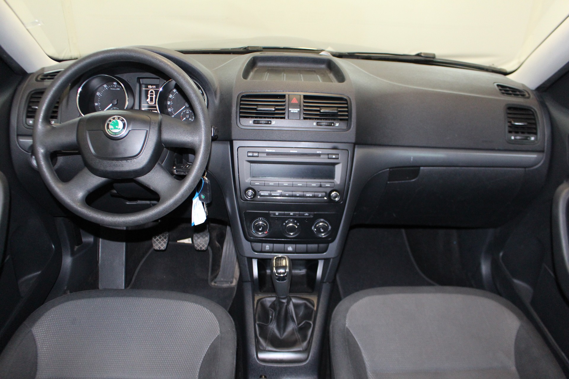 SKODA Yeti 1.8 TSI Active 4x4-image-12