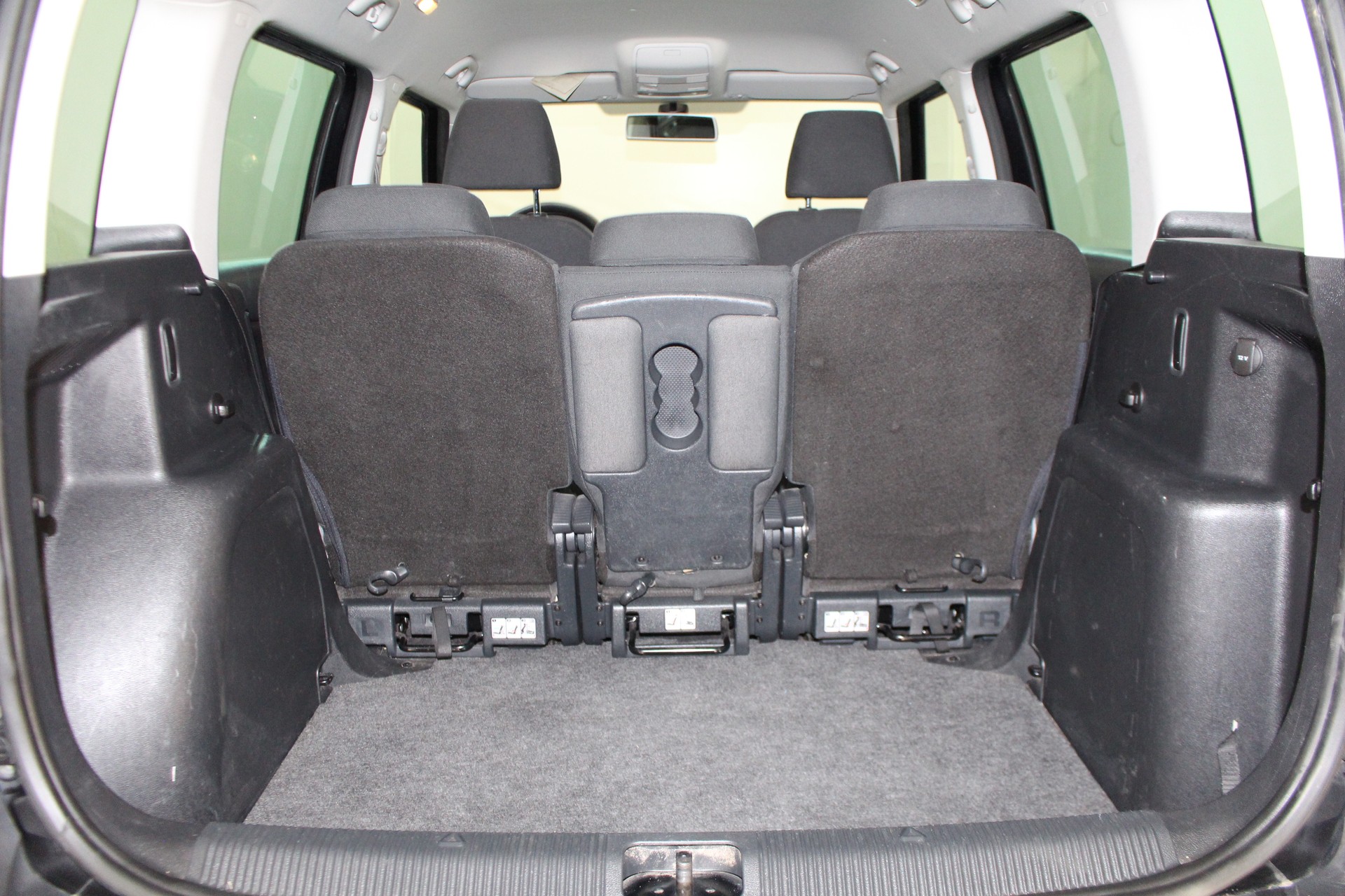 SKODA Yeti 1.8 TSI Active 4x4-image-8