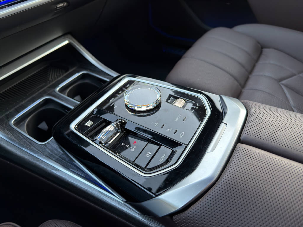 BMW 740d xDrive MSport Pro **CH Fahrzeug**-image-26