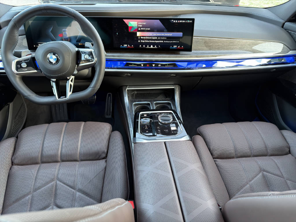 BMW 740d xDrive MSport Pro **CH Fahrzeug**-image-12