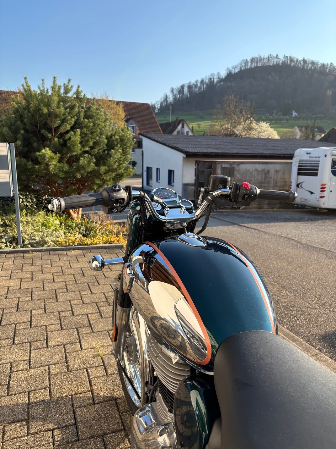 ROYAL ENFIELD Classic 350 Chrome-image-4