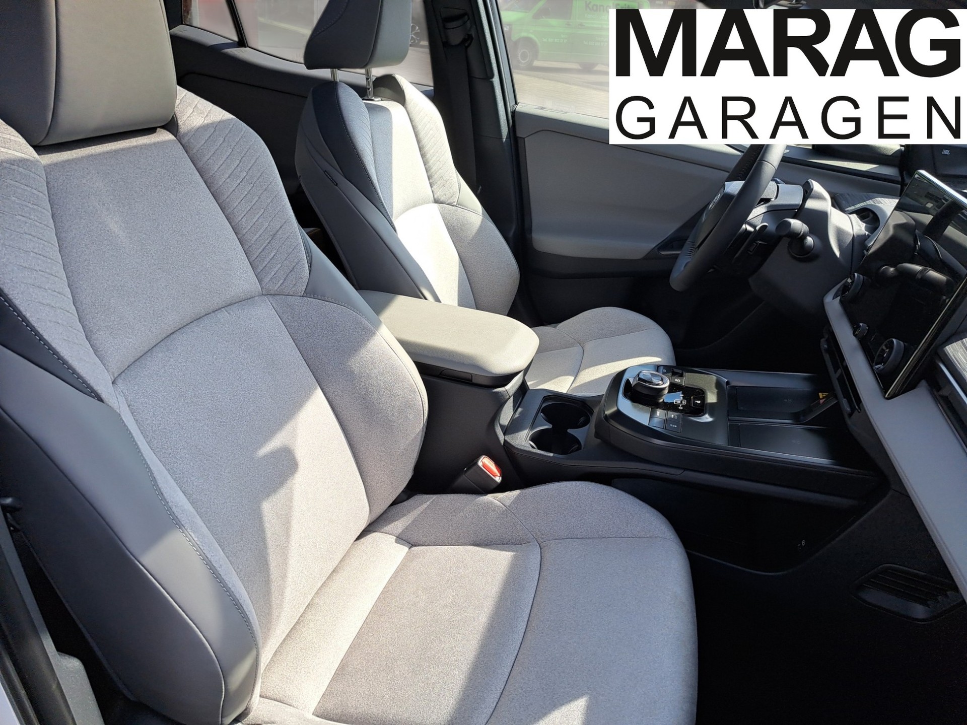 TOYOTA C-HR+ 77 kWh Premium AWD-image-6